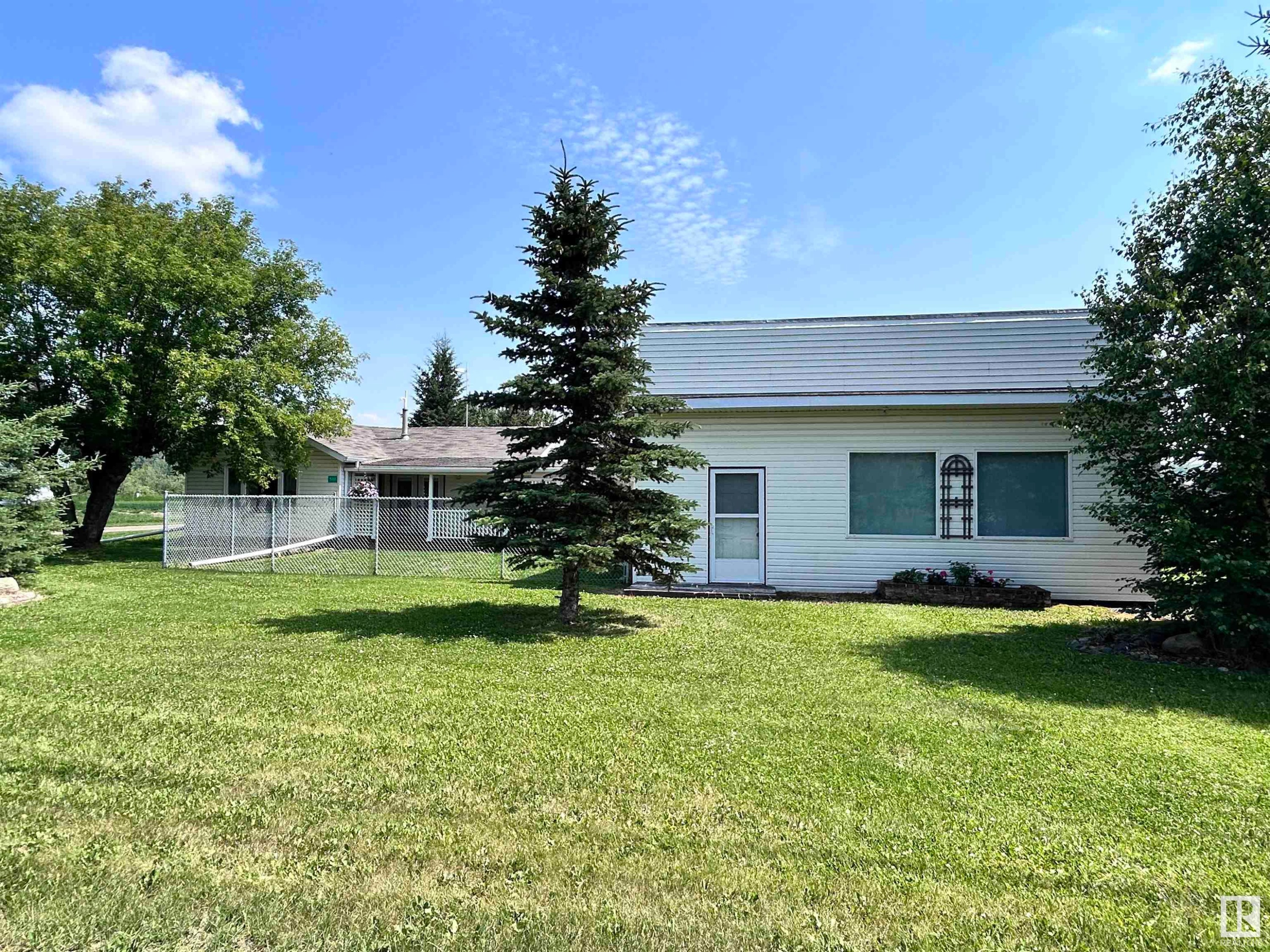 












5111 50 Street

,
Tawatinaw,




AB
T0G 2E0


