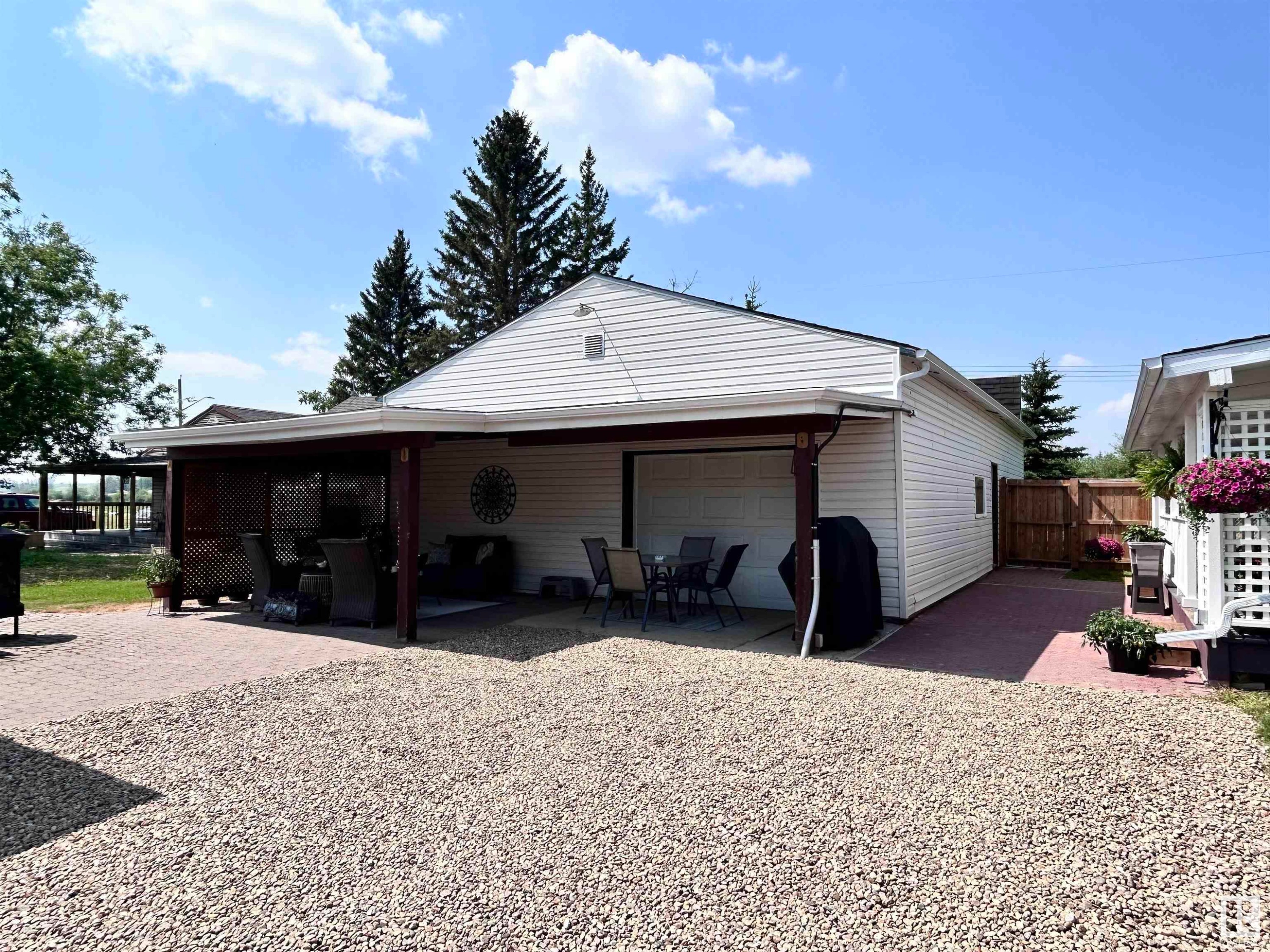 












5111 50 Street

,
Tawatinaw,




AB
T0G 2E0

