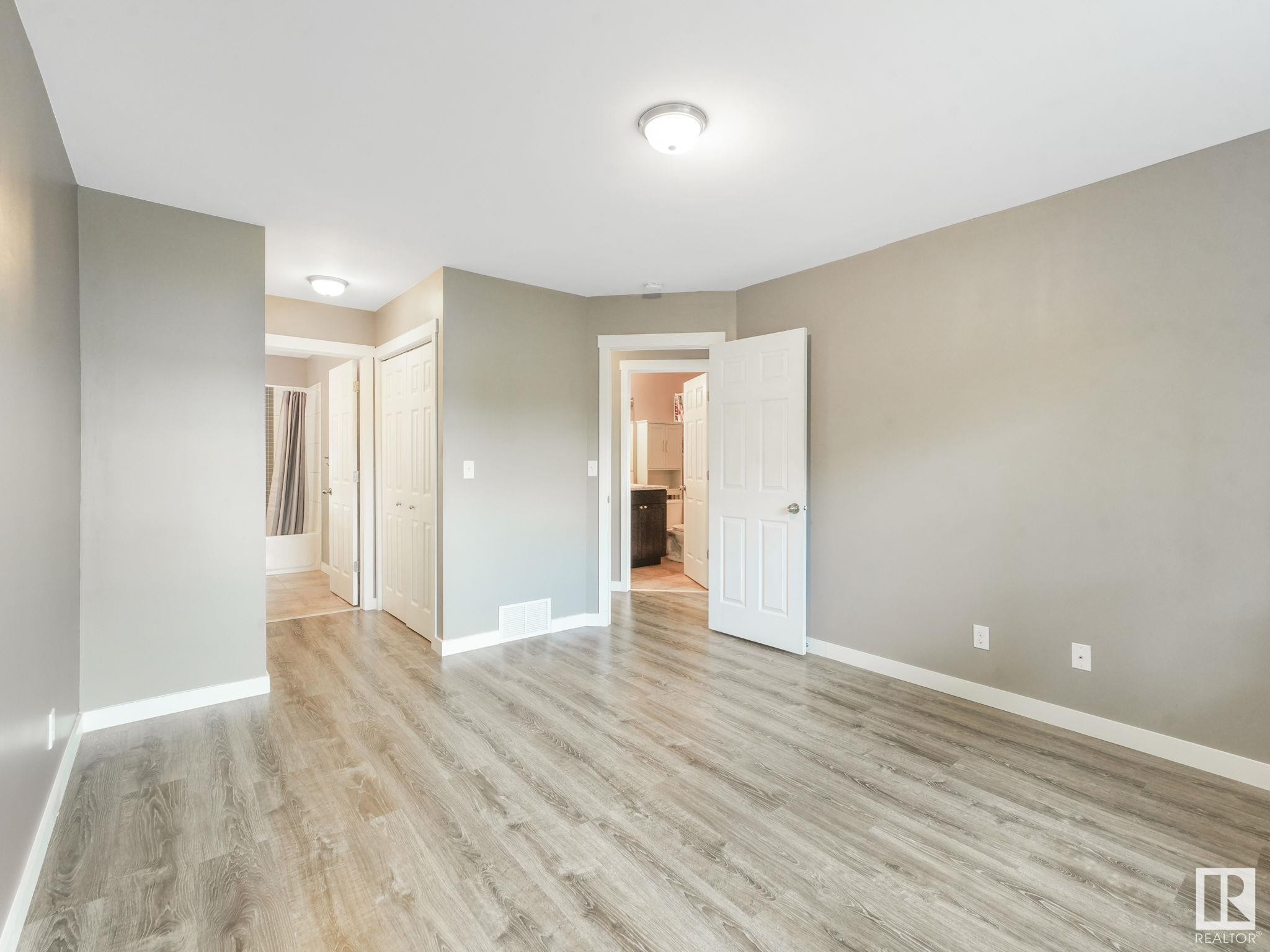 












5035 51 Avenue

,
Lamont,




AB
T0B 2R0

