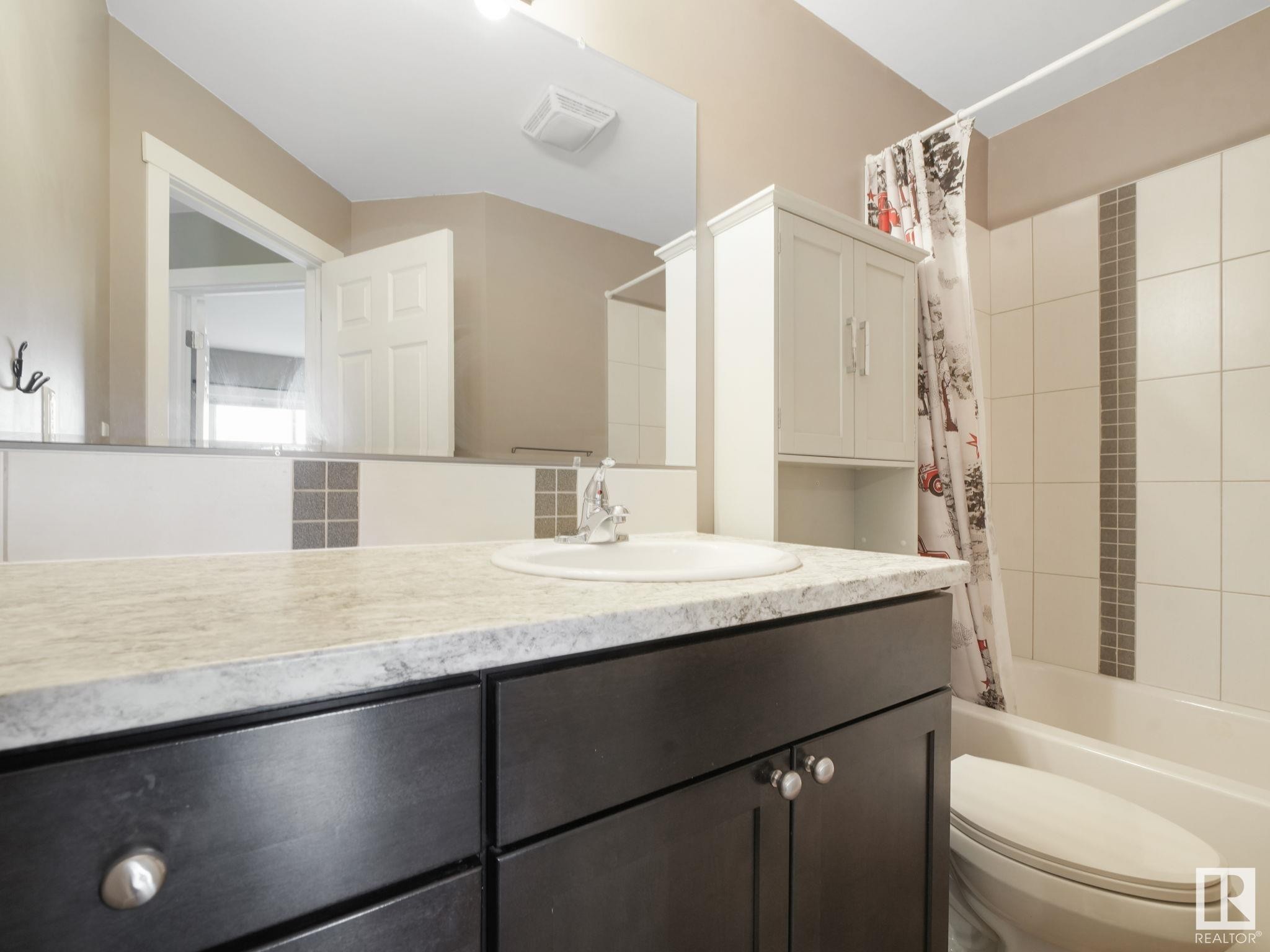 












5035 51 Avenue

,
Lamont,




AB
T0B 2R0


