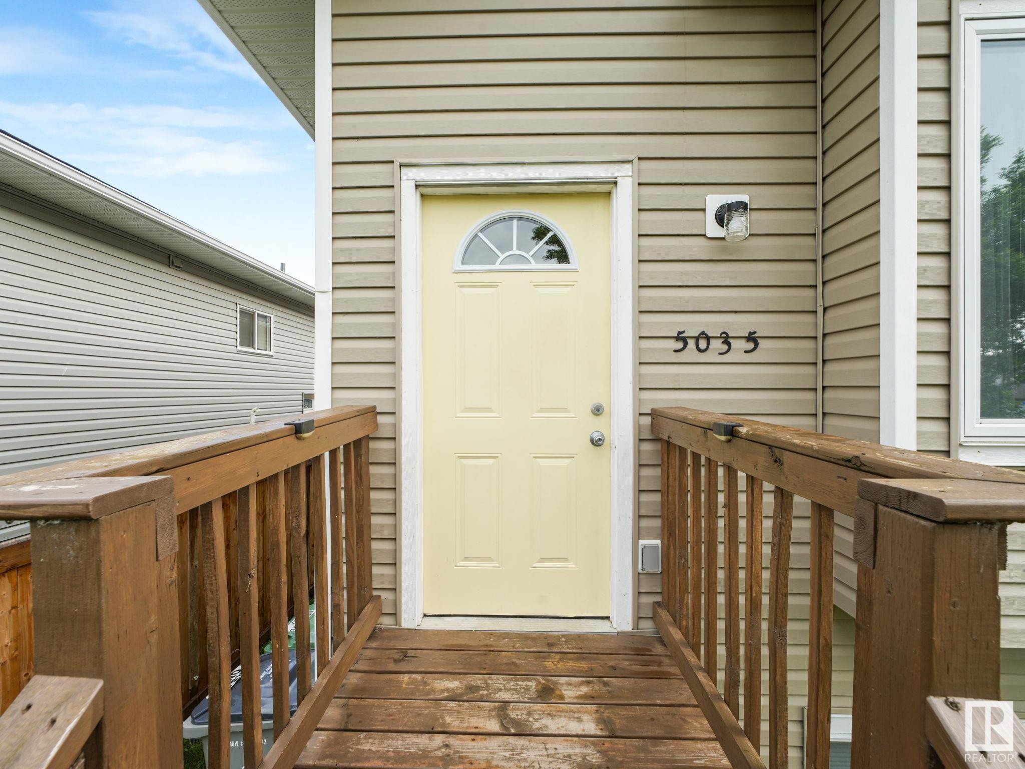 












5035 51 Avenue

,
Lamont,




AB
T0B 2R0

