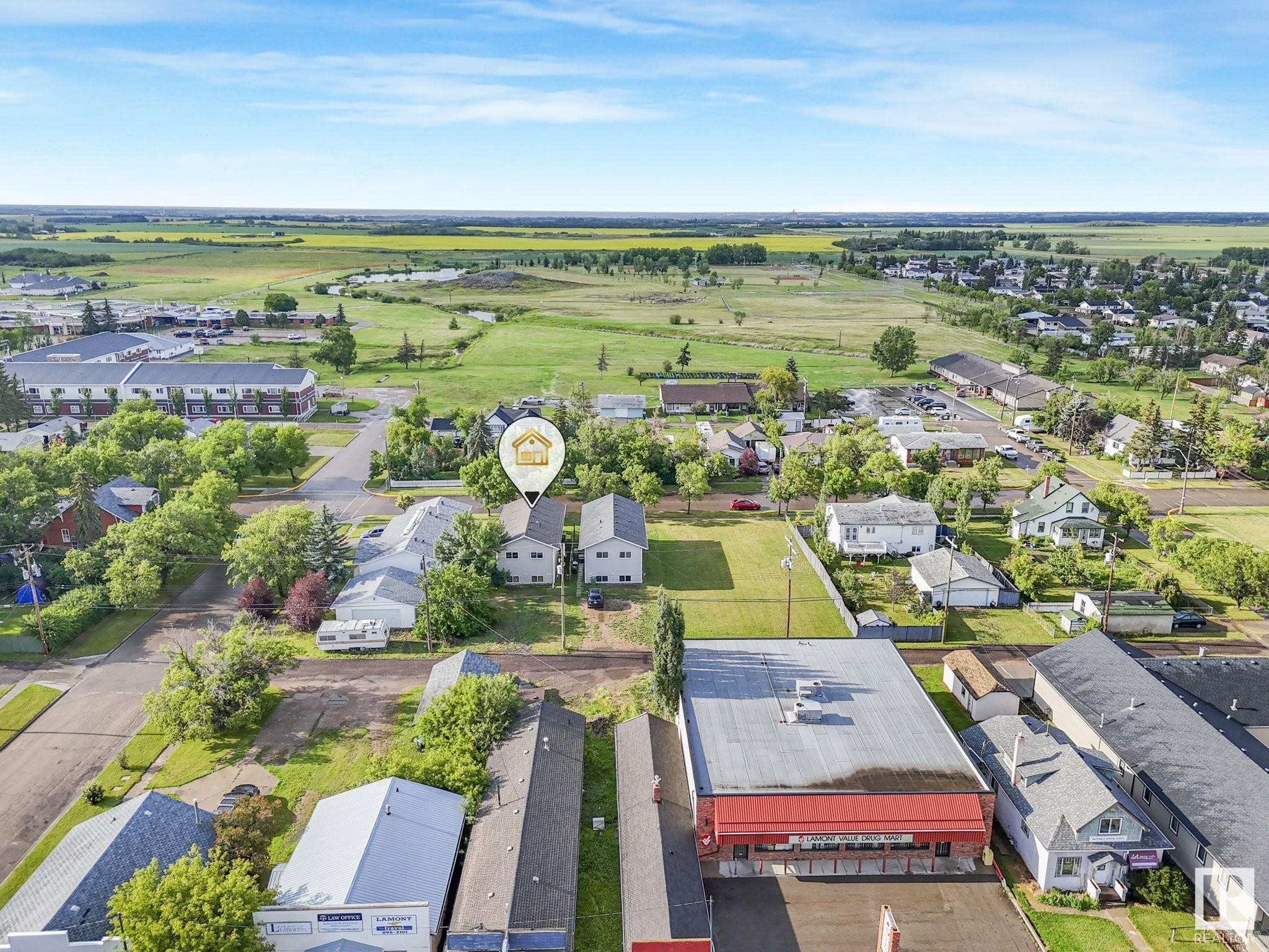 












5035 51 Avenue

,
Lamont,




AB
T0B 2R0

