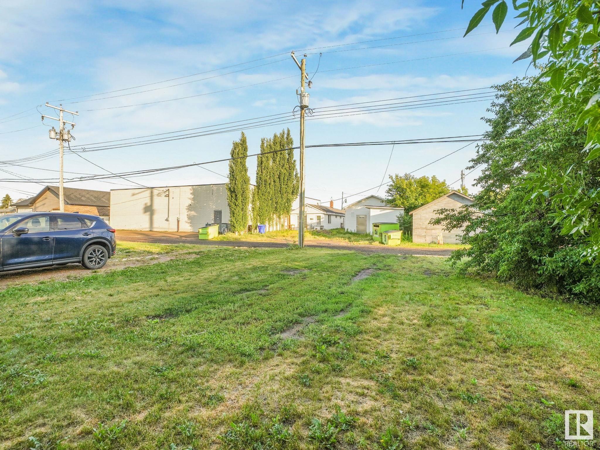 












5035 51 Avenue

,
Lamont,




AB
T0B 2R0

