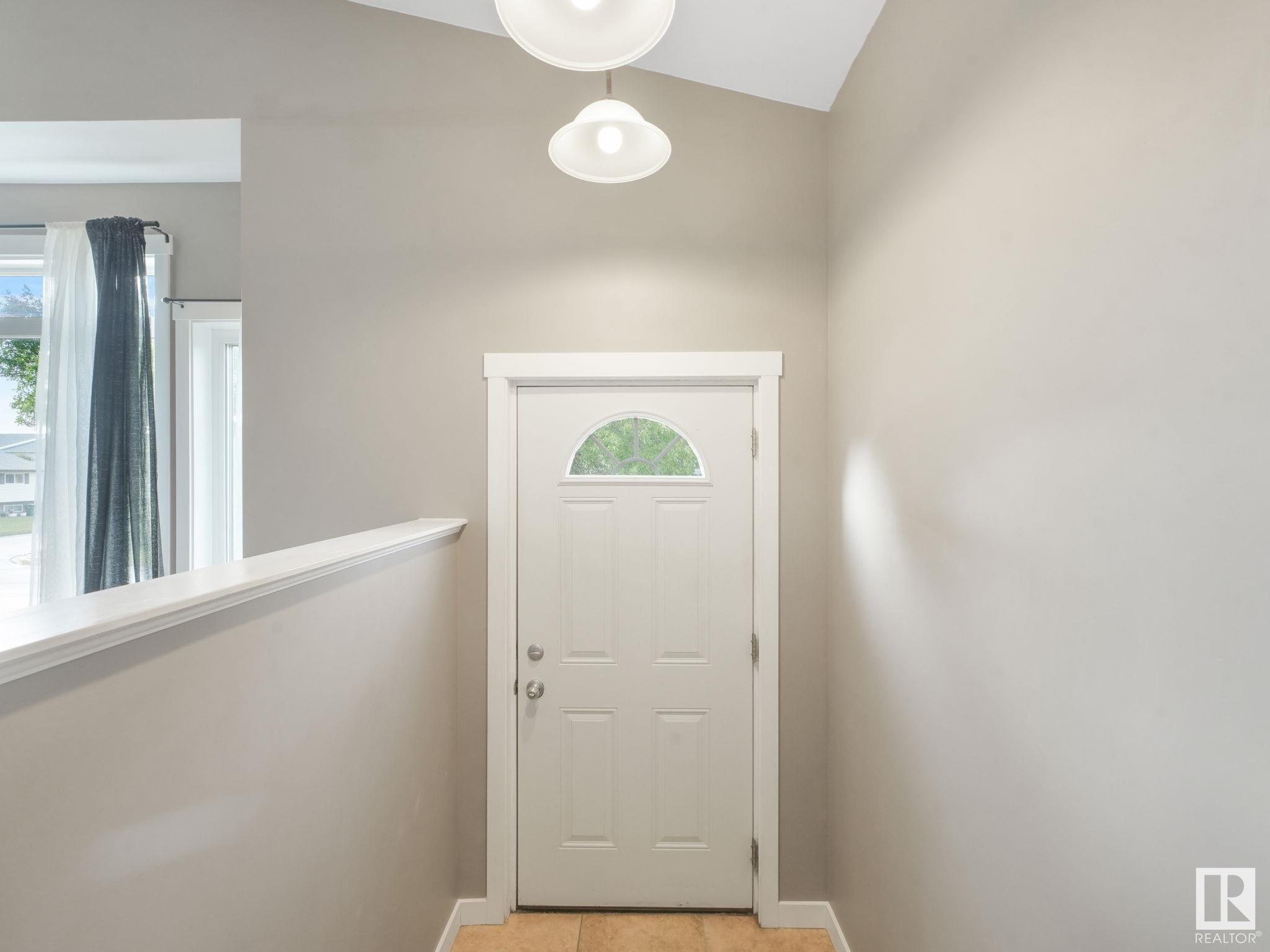 












5035 51 Avenue

,
Lamont,




AB
T0B 2R0

