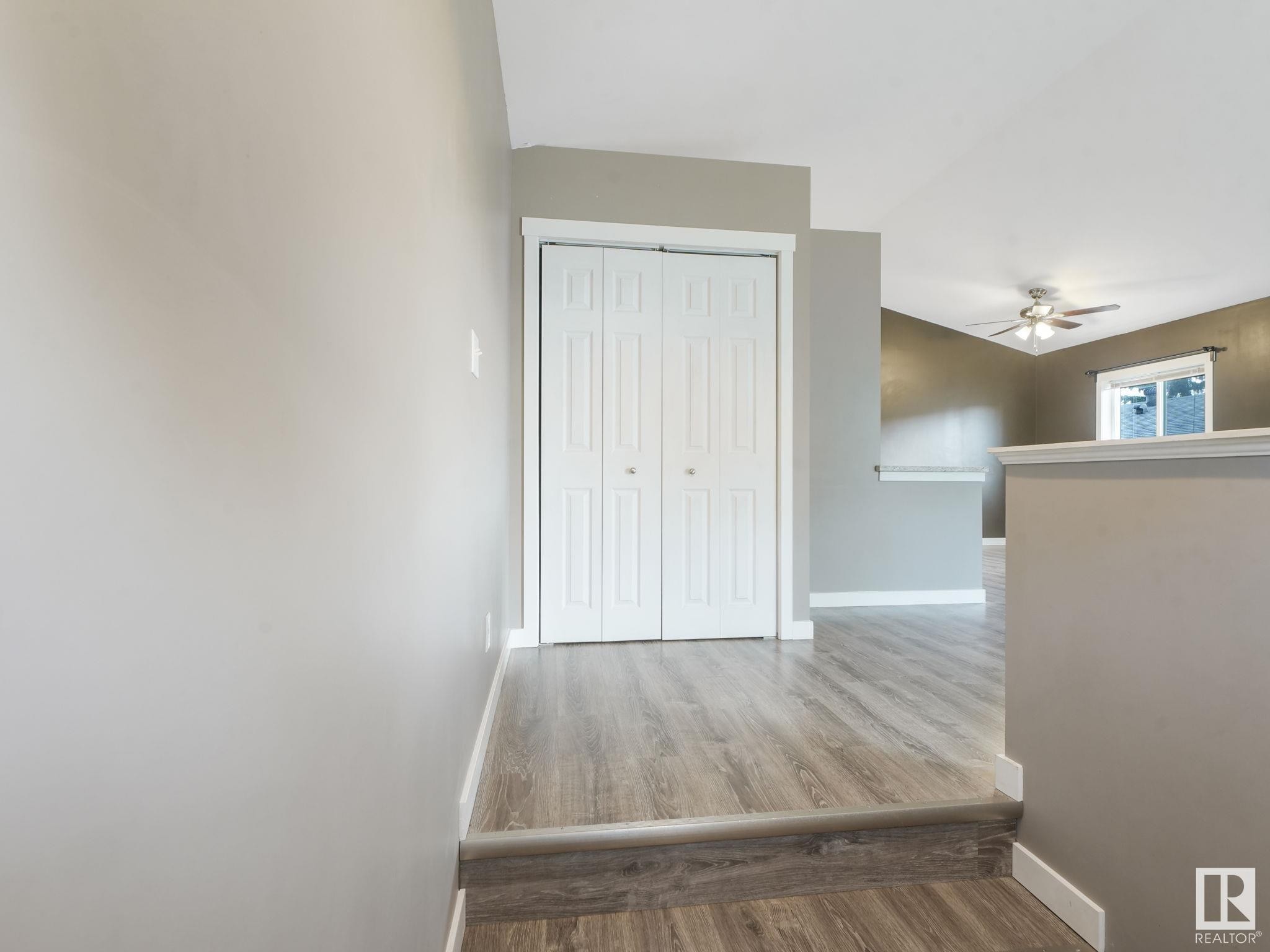 












5035 51 Avenue

,
Lamont,




AB
T0B 2R0

