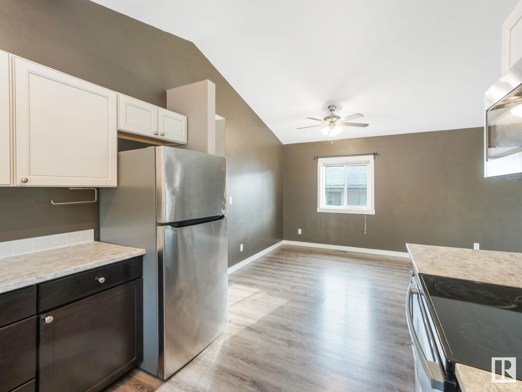 












5035 51 Avenue

,
Lamont,




AB
T0B 2R0

