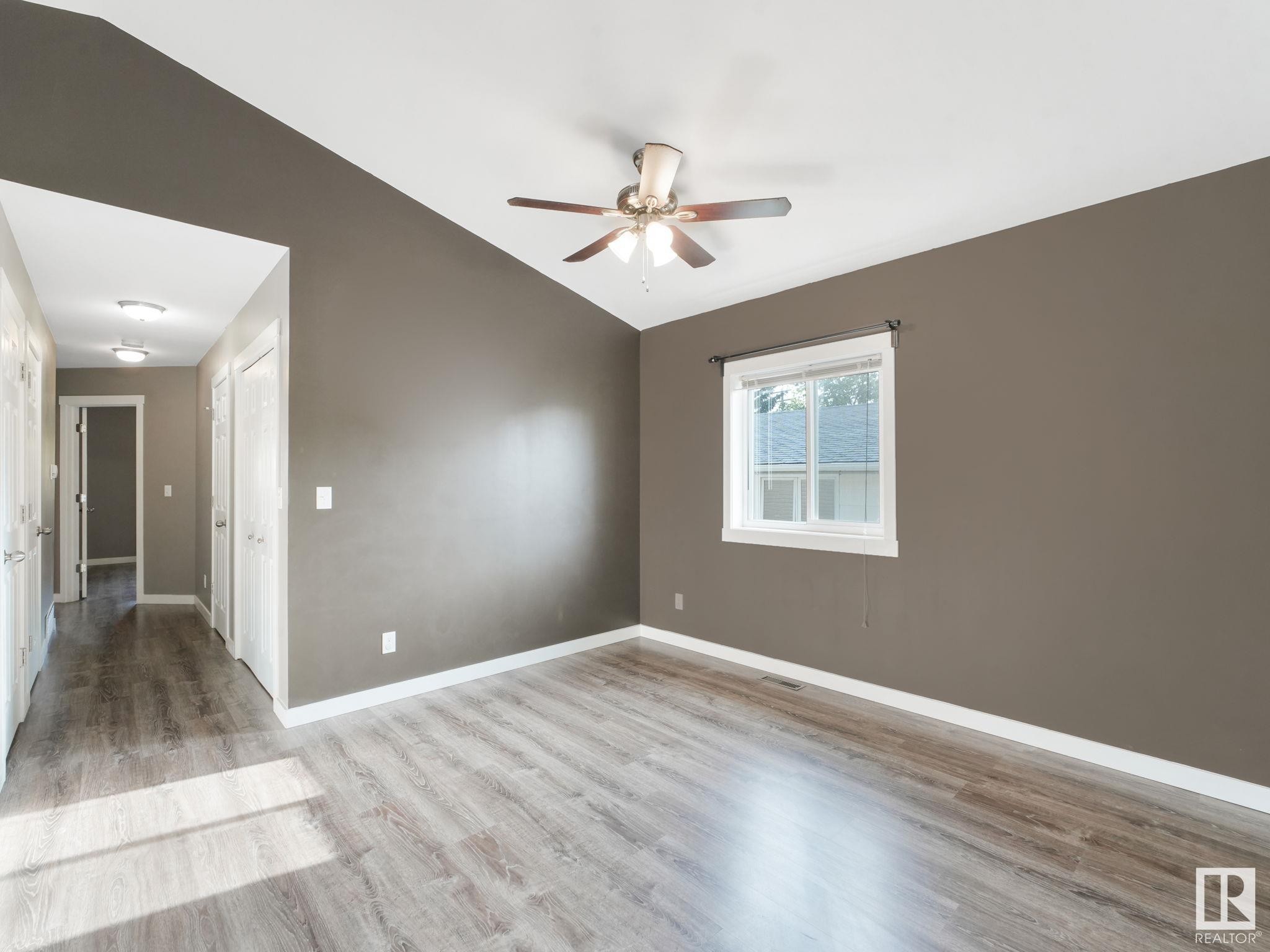 












5035 51 Avenue

,
Lamont,




AB
T0B 2R0

