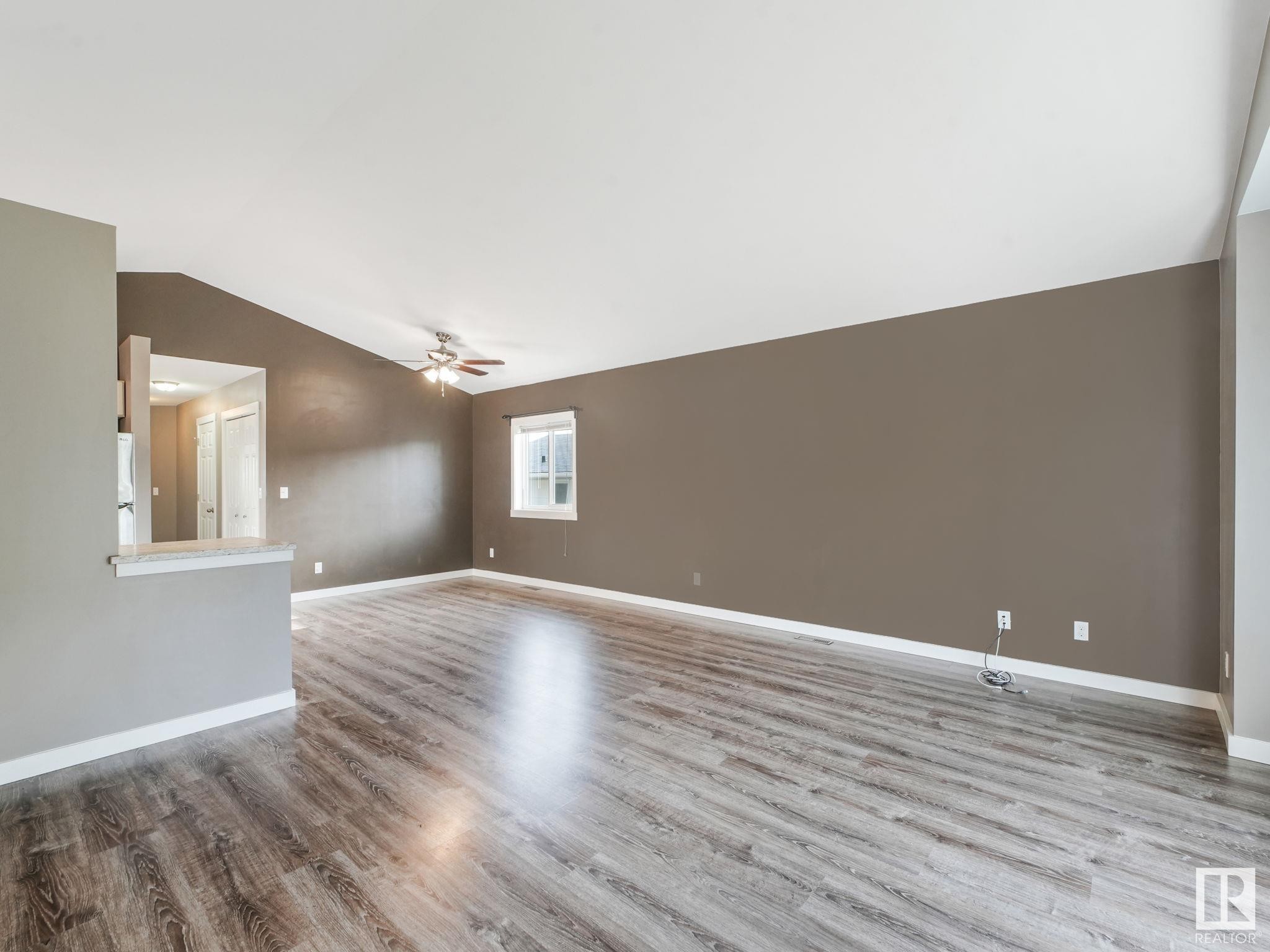 












5035 51 Avenue

,
Lamont,




AB
T0B 2R0

