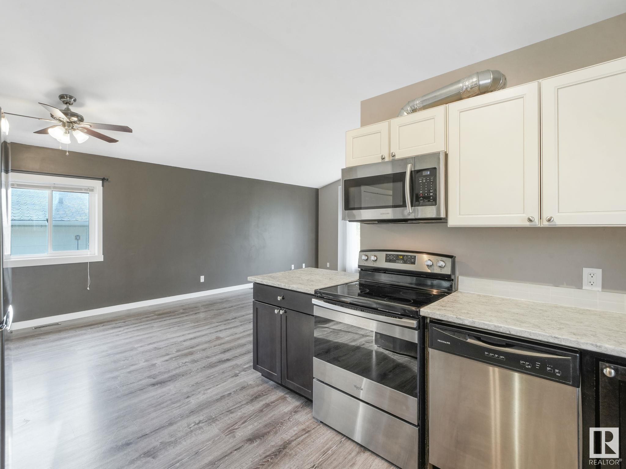 












5035 51 Avenue

,
Lamont,




AB
T0B 2R0

