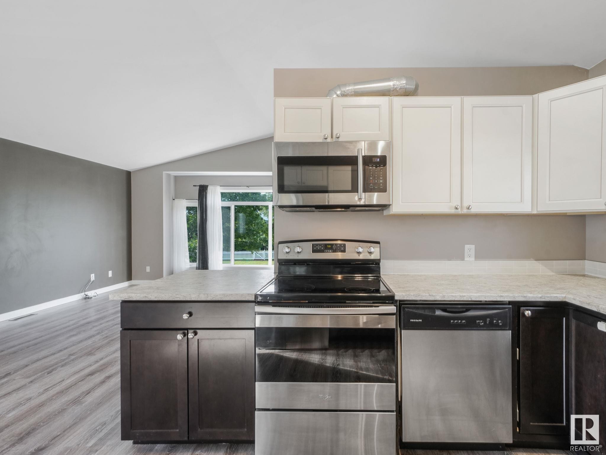 












5035 51 Avenue

,
Lamont,




AB
T0B 2R0

