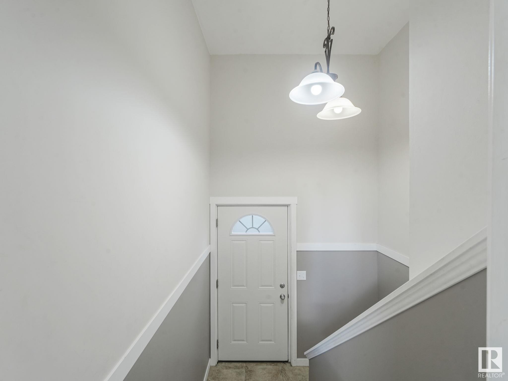 












5035 51 Avenue

,
Lamont,




AB
T0B 2R0

