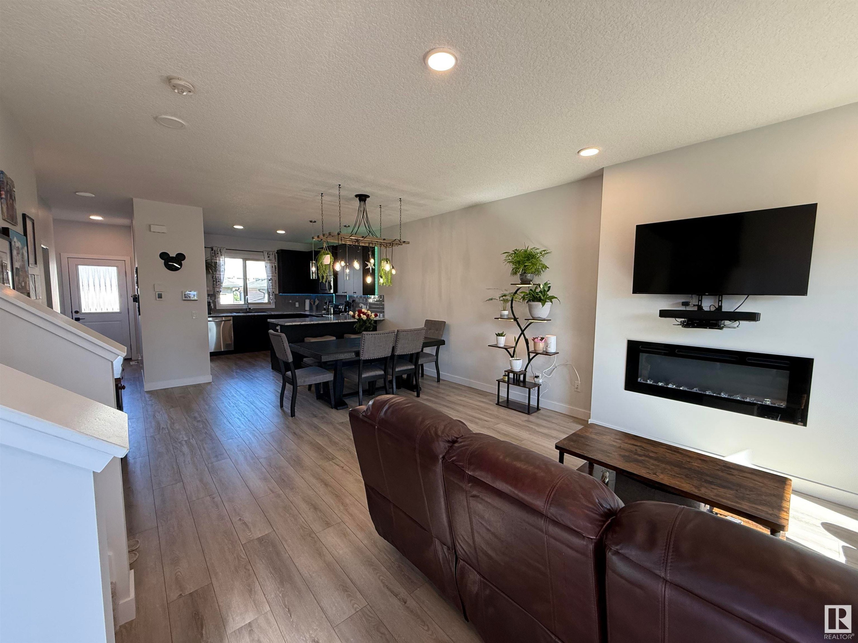 












405 Pioneer Road

,
Spruce Grove,




AB
T7X 0T2

