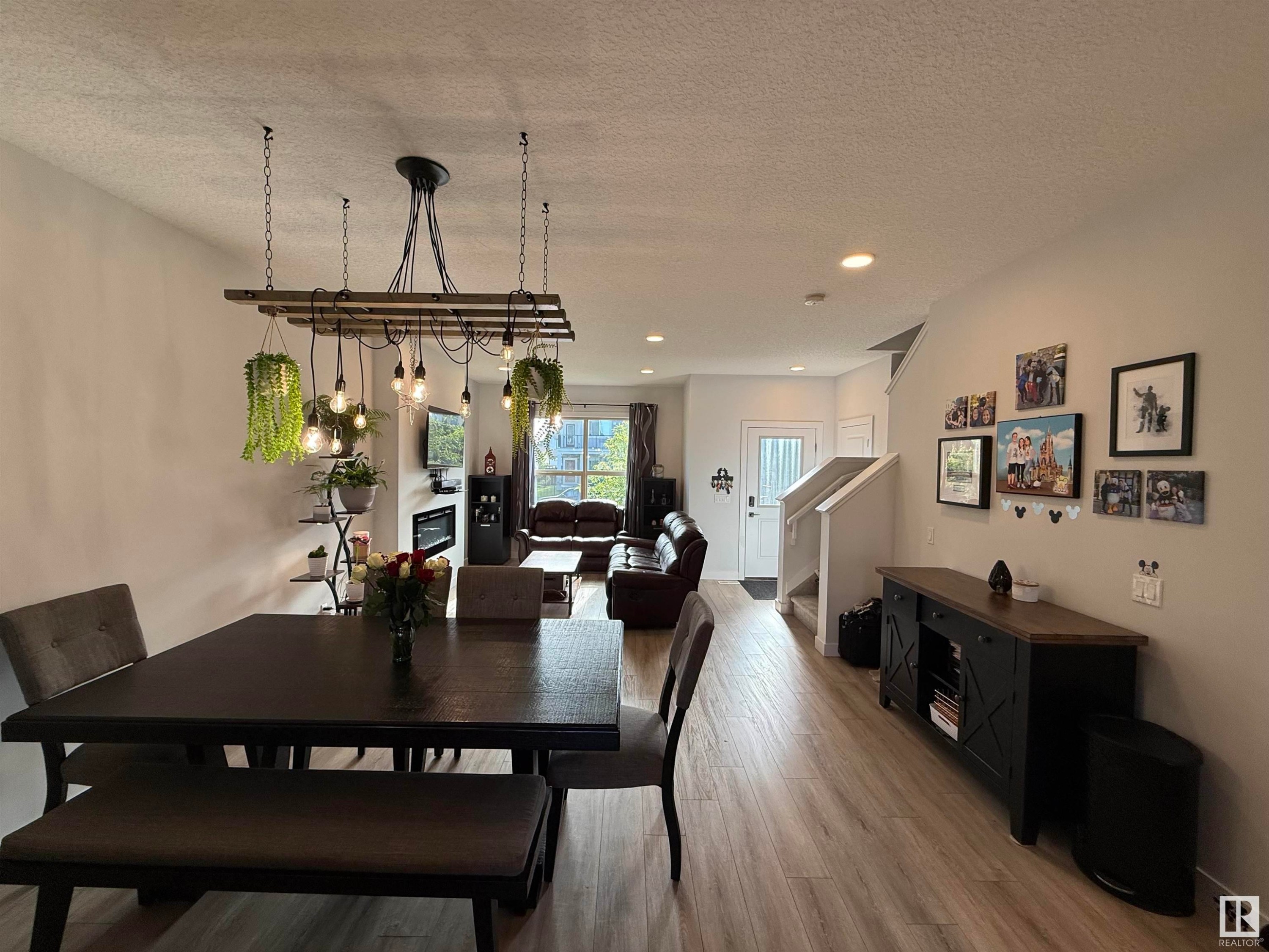 












405 Pioneer Road

,
Spruce Grove,




AB
T7X 0T2

