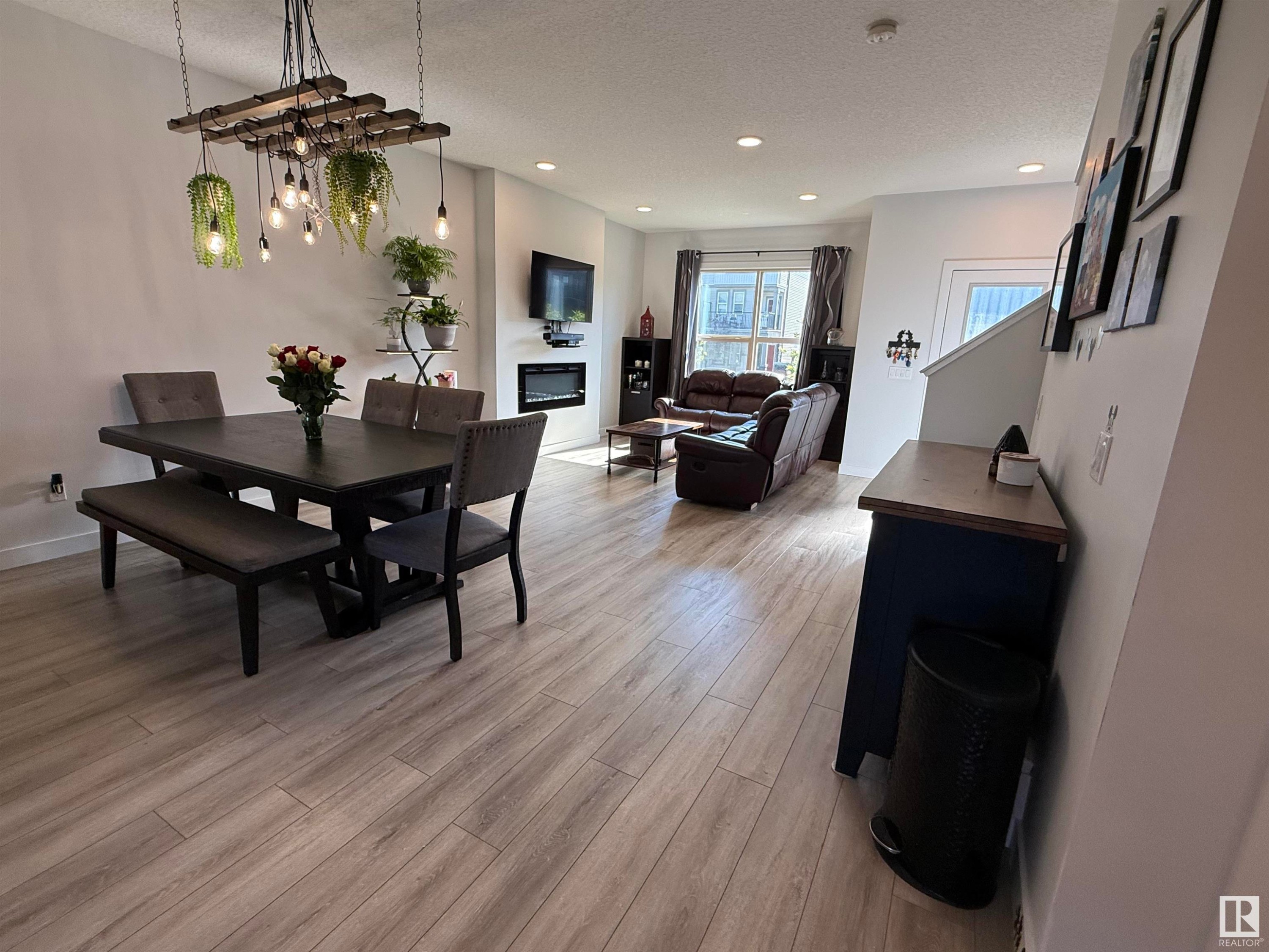 












405 Pioneer Road

,
Spruce Grove,




AB
T7X 0T2

