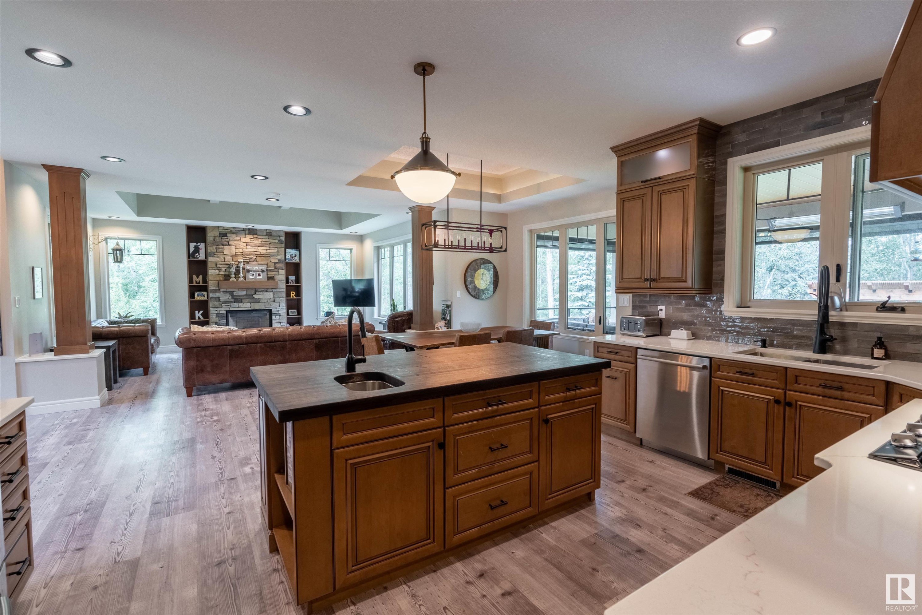 












55 53522 RGE ROAD 272

,
Rural Parkland County,




AB
T7X 2N3

