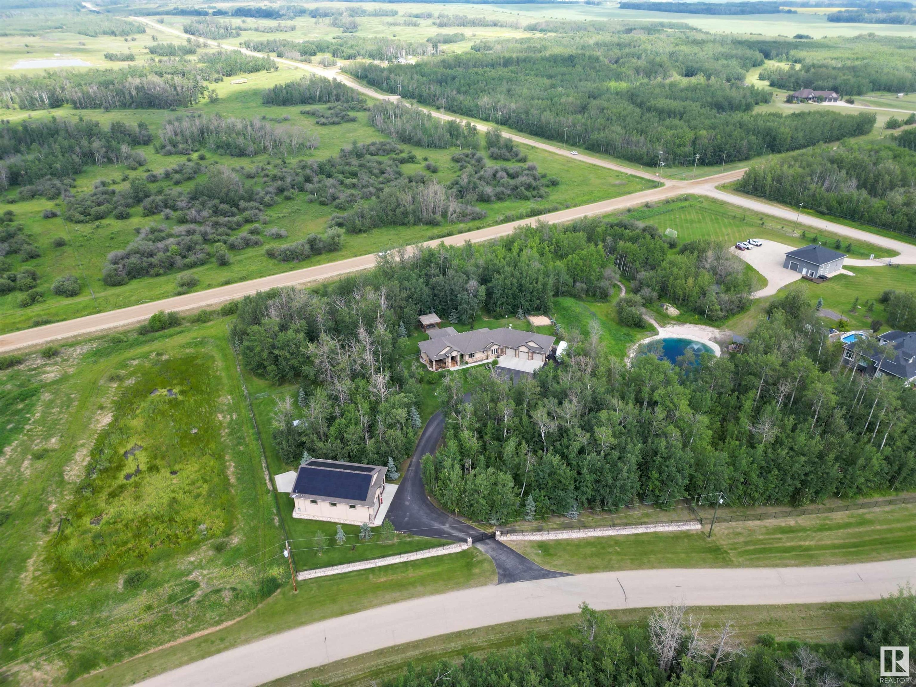 












55 53522 RGE ROAD 272

,
Rural Parkland County,




AB
T7X 2N3

