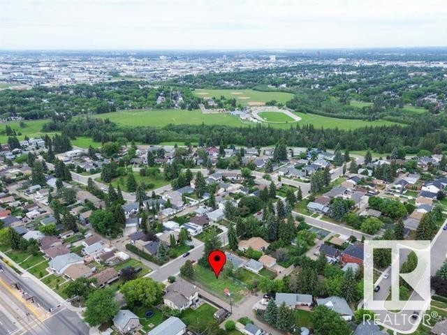 












8312 73 Avenue

,
Edmonton,







AB
T6C 0E2

