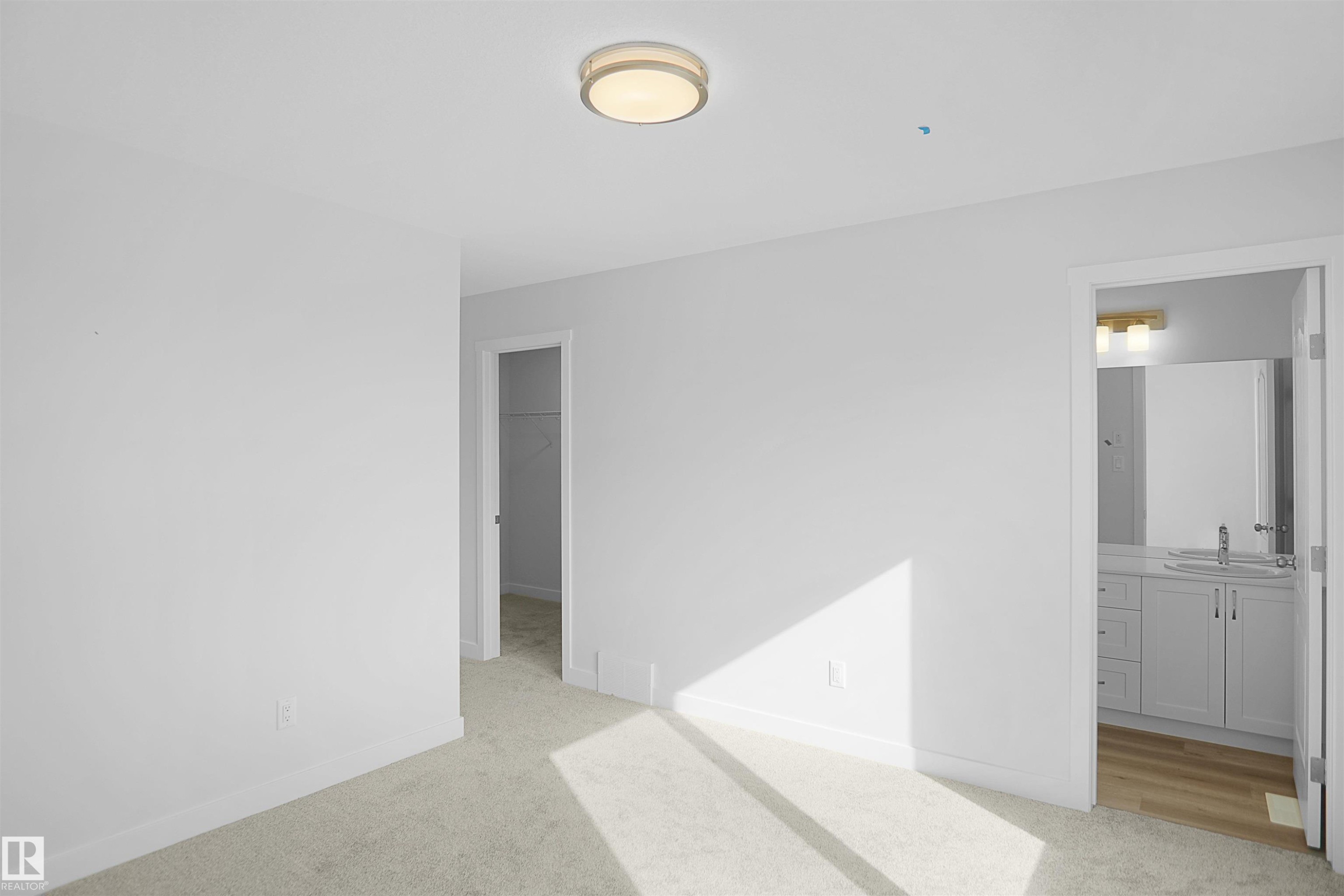 












18160 74 Street

,
Edmonton,




AB
T5Z 0V4

