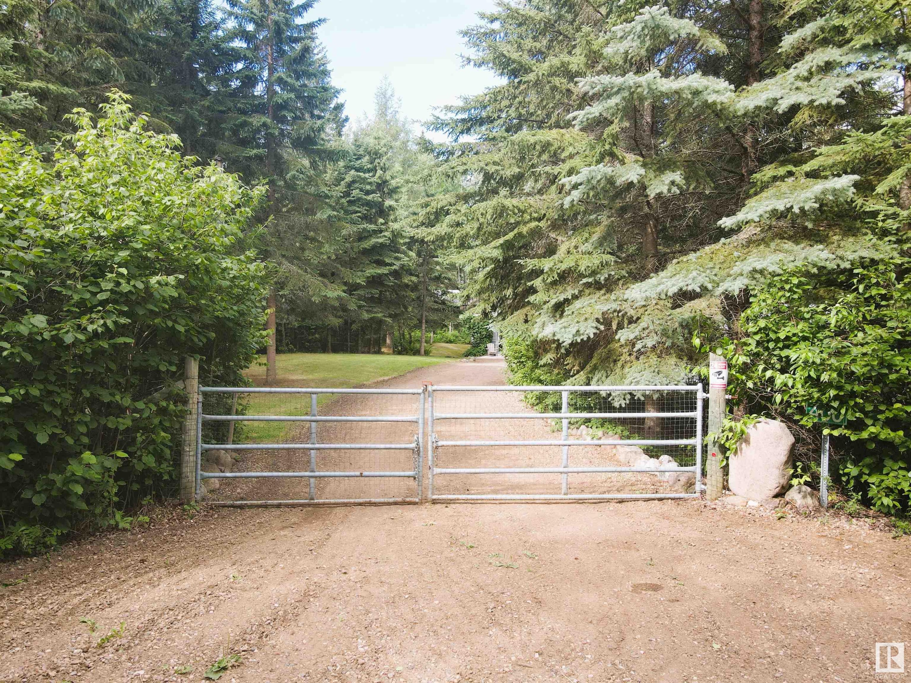 












400 12272 Twp Rd 602

,
Rural Smoky Lake County,







AB
T0A 3C0

