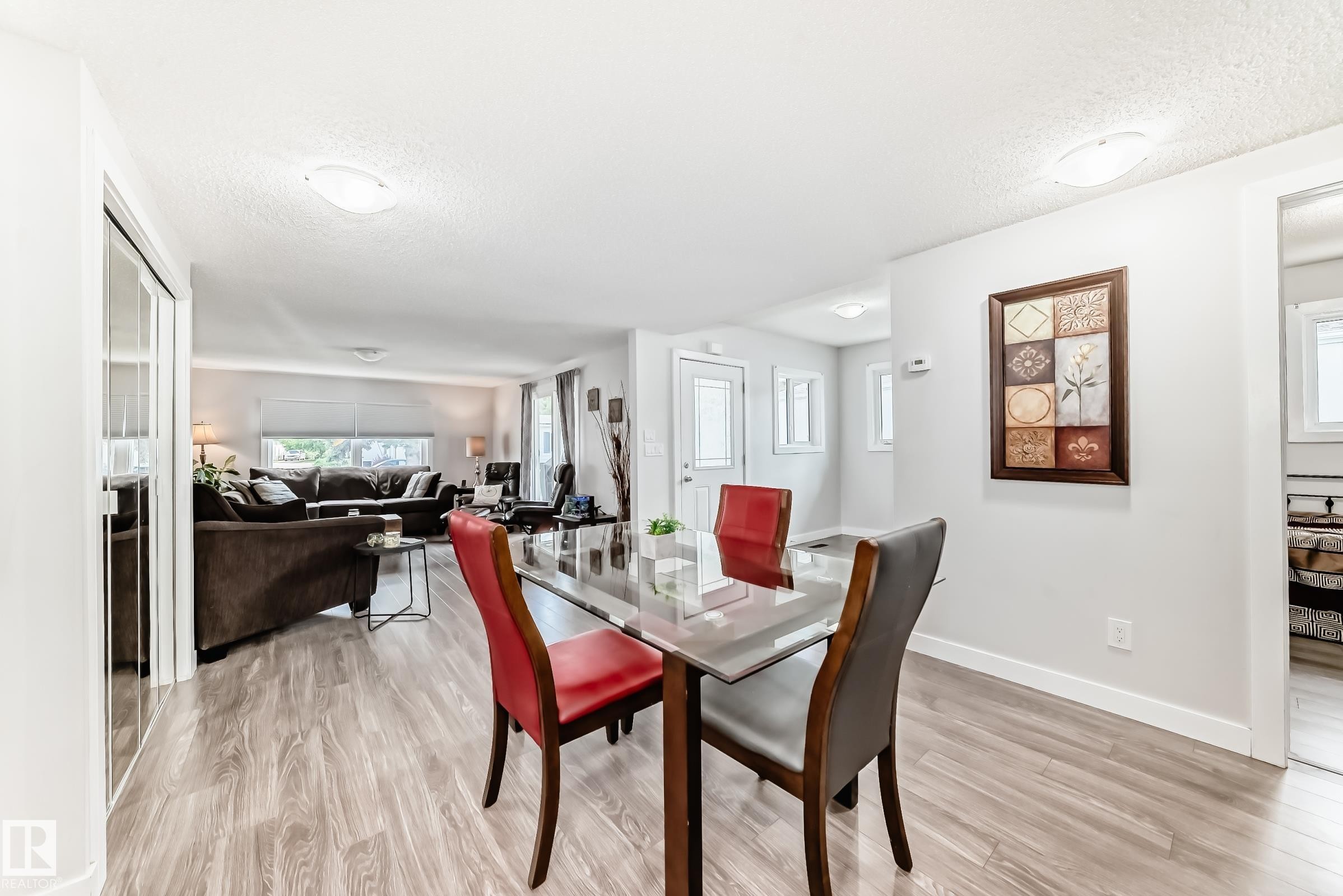 












140 West View Crescent

,
Edmonton,




AB
T5S 1T5

