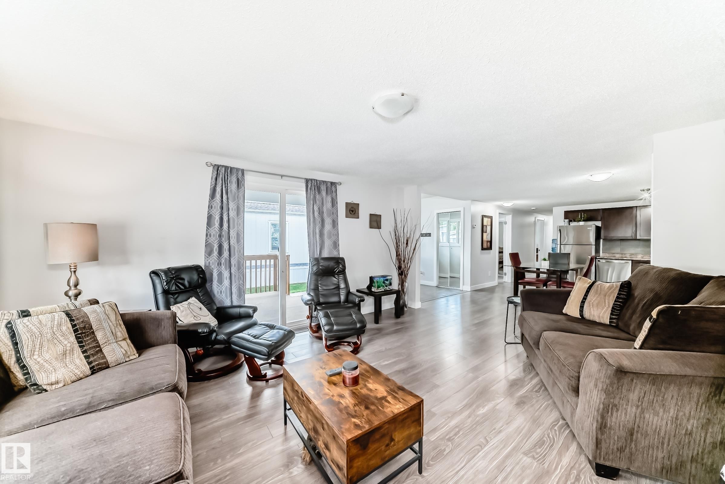 












140 West View Crescent

,
Edmonton,




AB
T5S 1T5

