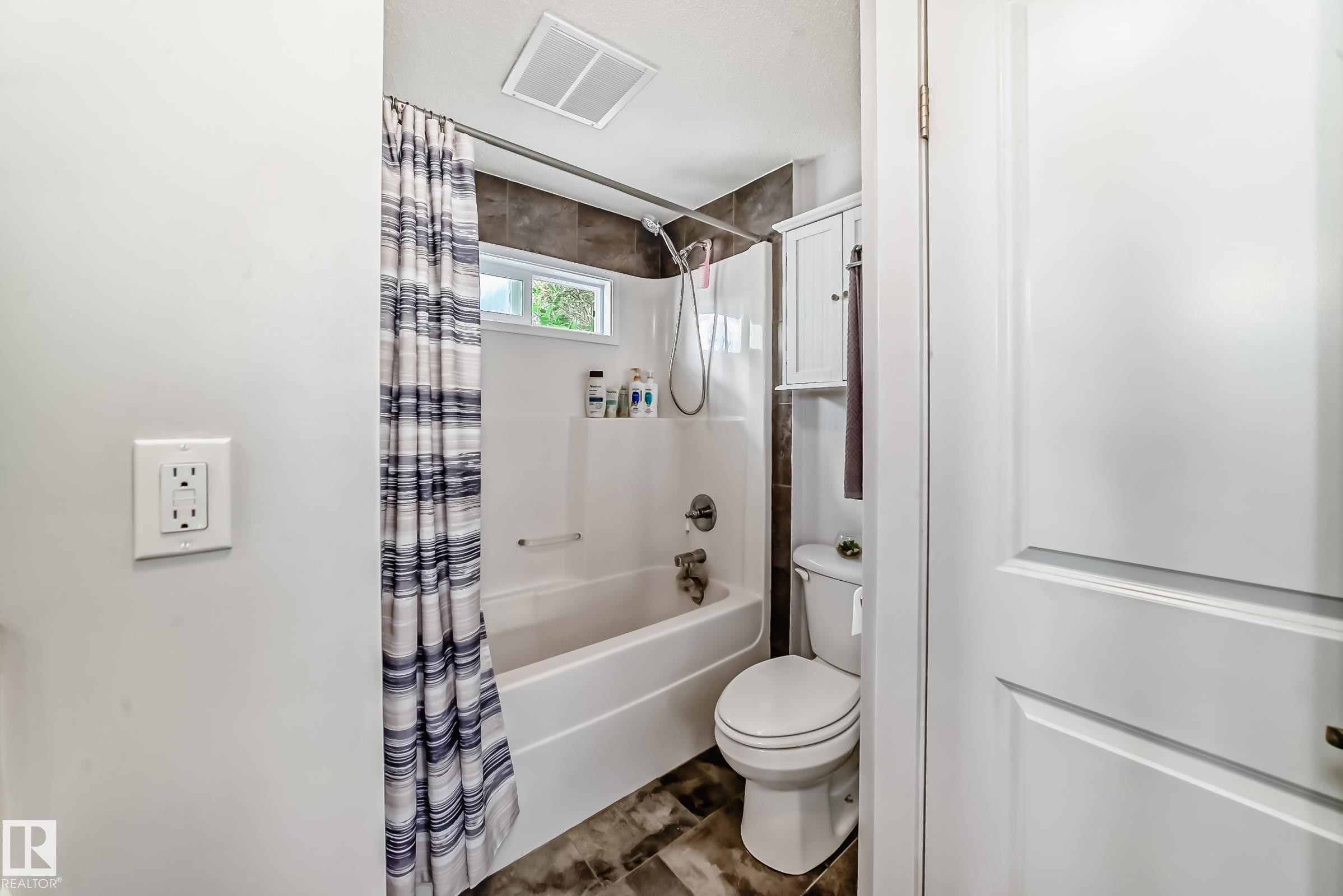 












140 West View Crescent

,
Edmonton,




AB
T5S 1T5

