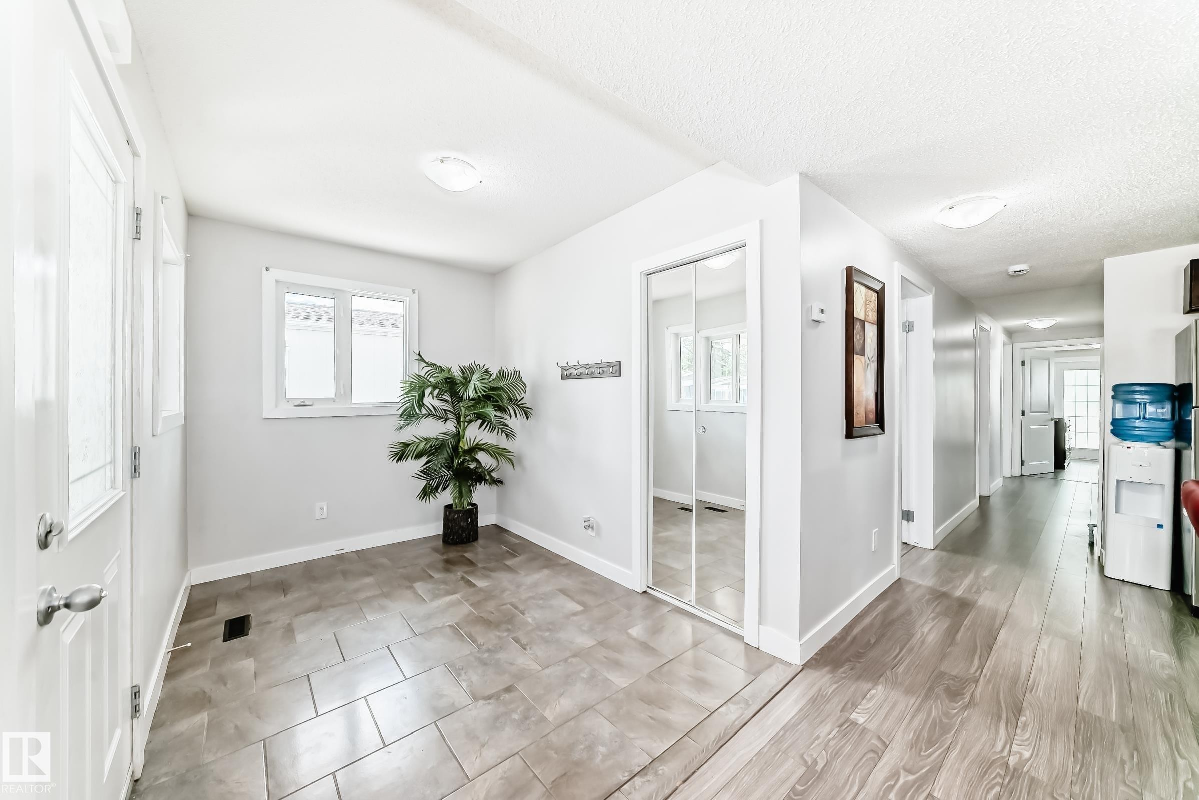 












140 West View Crescent

,
Edmonton,




AB
T5S 1T5


