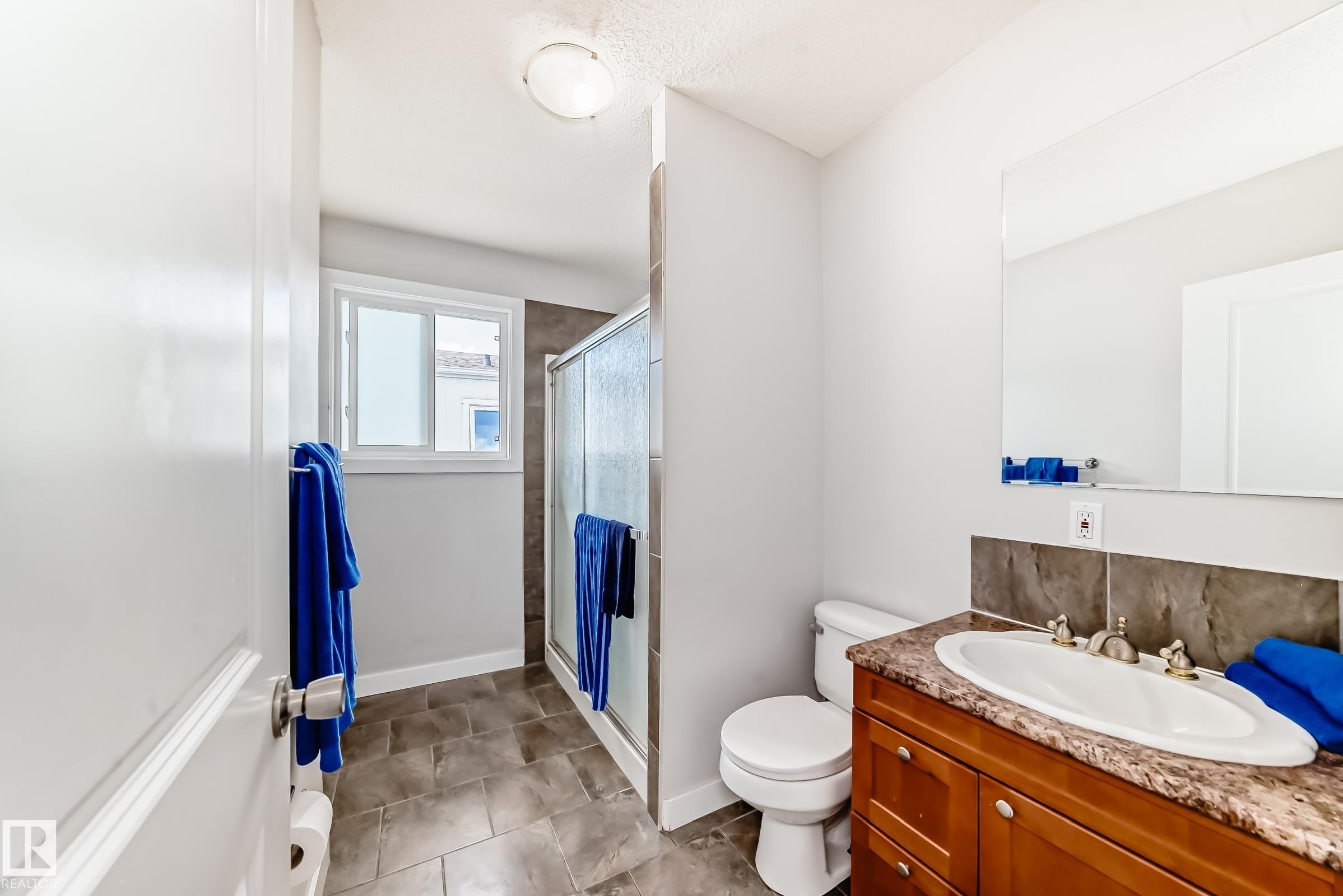 












140 West View Crescent

,
Edmonton,




AB
T5S 1T5

