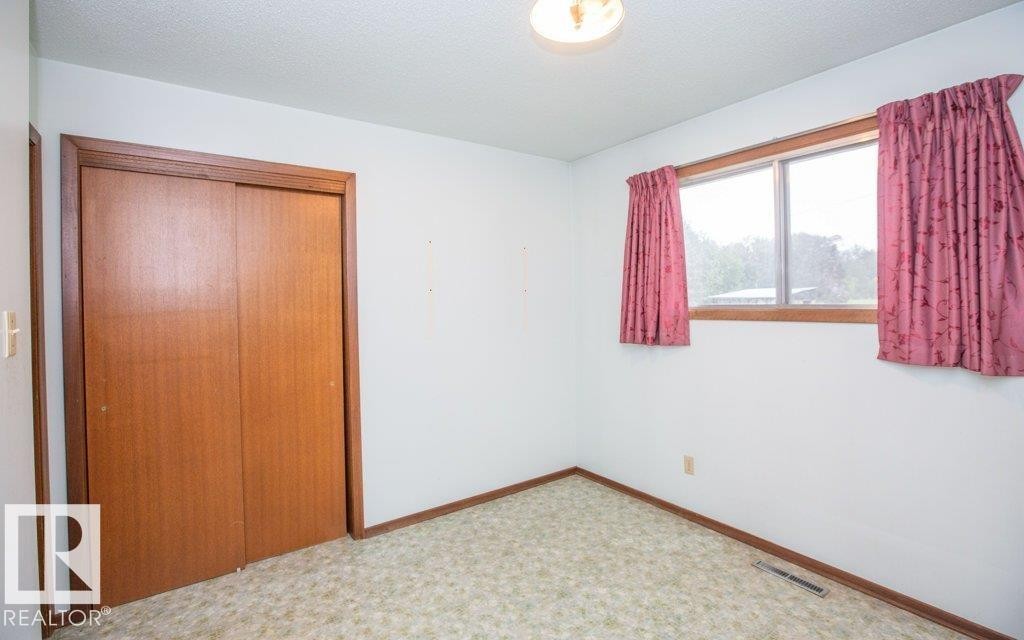 












64223 rg rd 13

,
Rural Westlock County,




AB
T0G 0Y0

