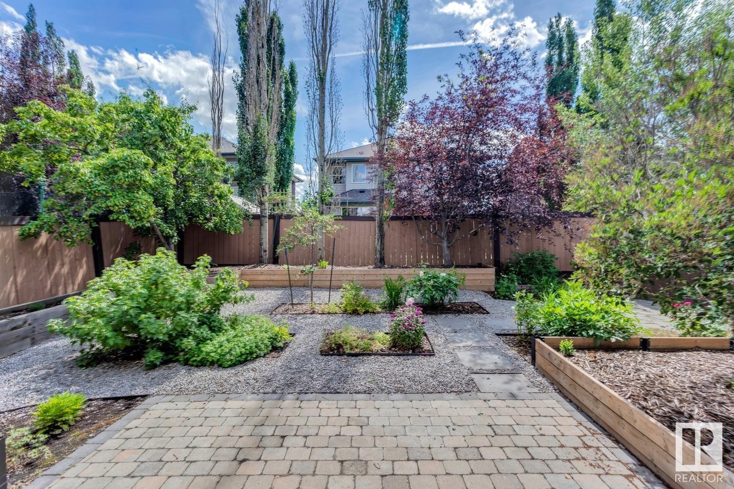 












55 NORTH RIDGE Drive

,
St. Albert,




AB
T8N 7M6

