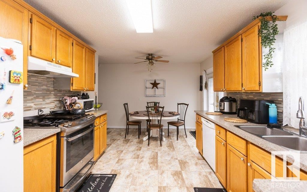 












10624 104 Street

,
Westlock,




AB
T7P 2P6

