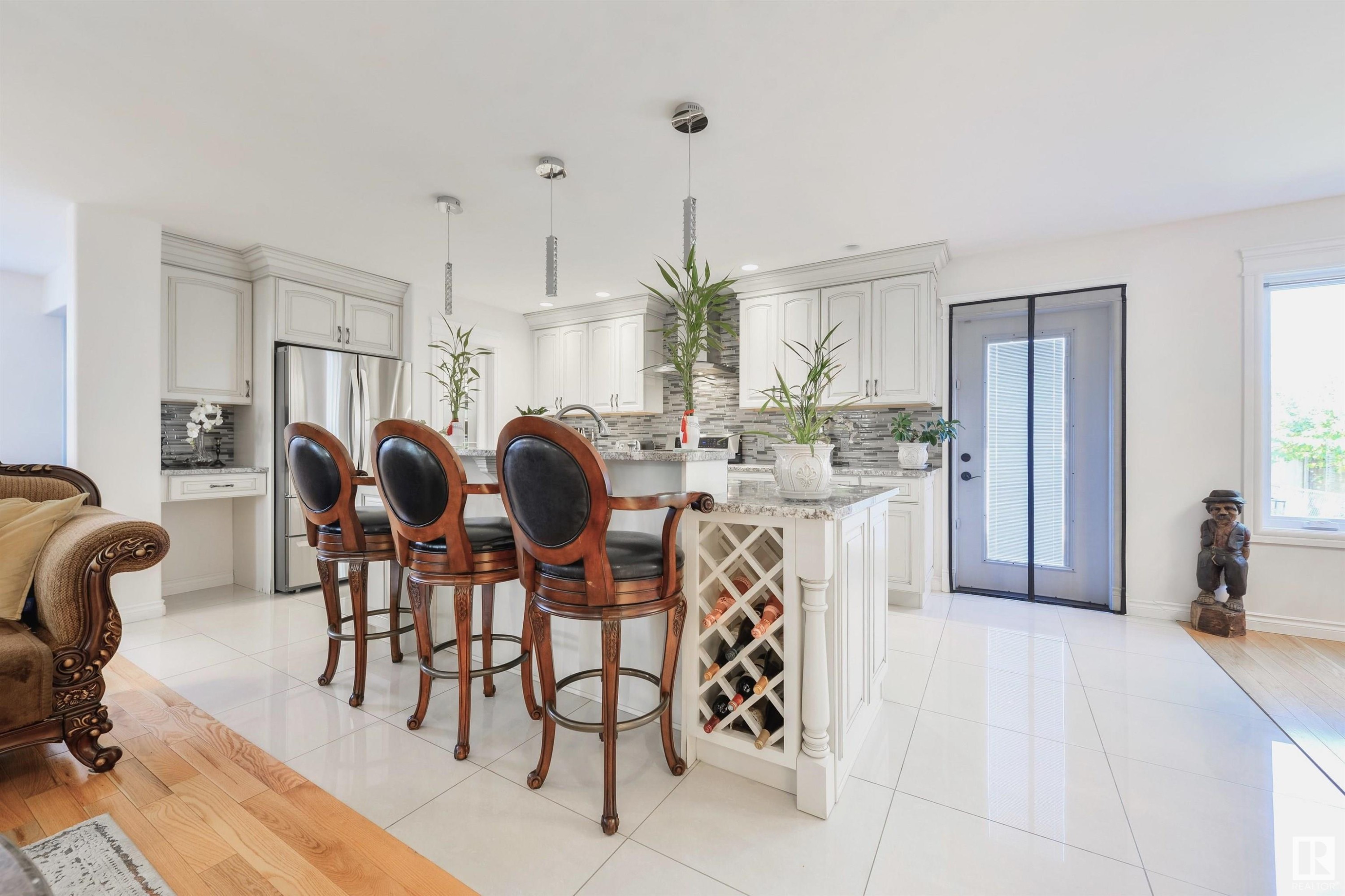 












9720 65 Avenue

,
Edmonton,




AB
T6E 0K6

