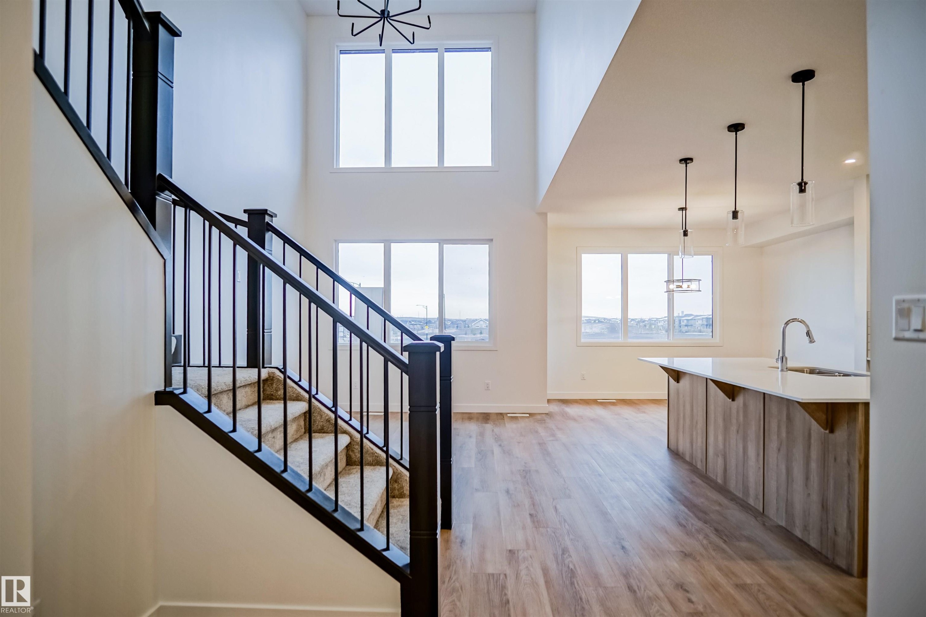 












4645 Kinsella Landing

,
Edmonton,




AB
T6W 1A8

