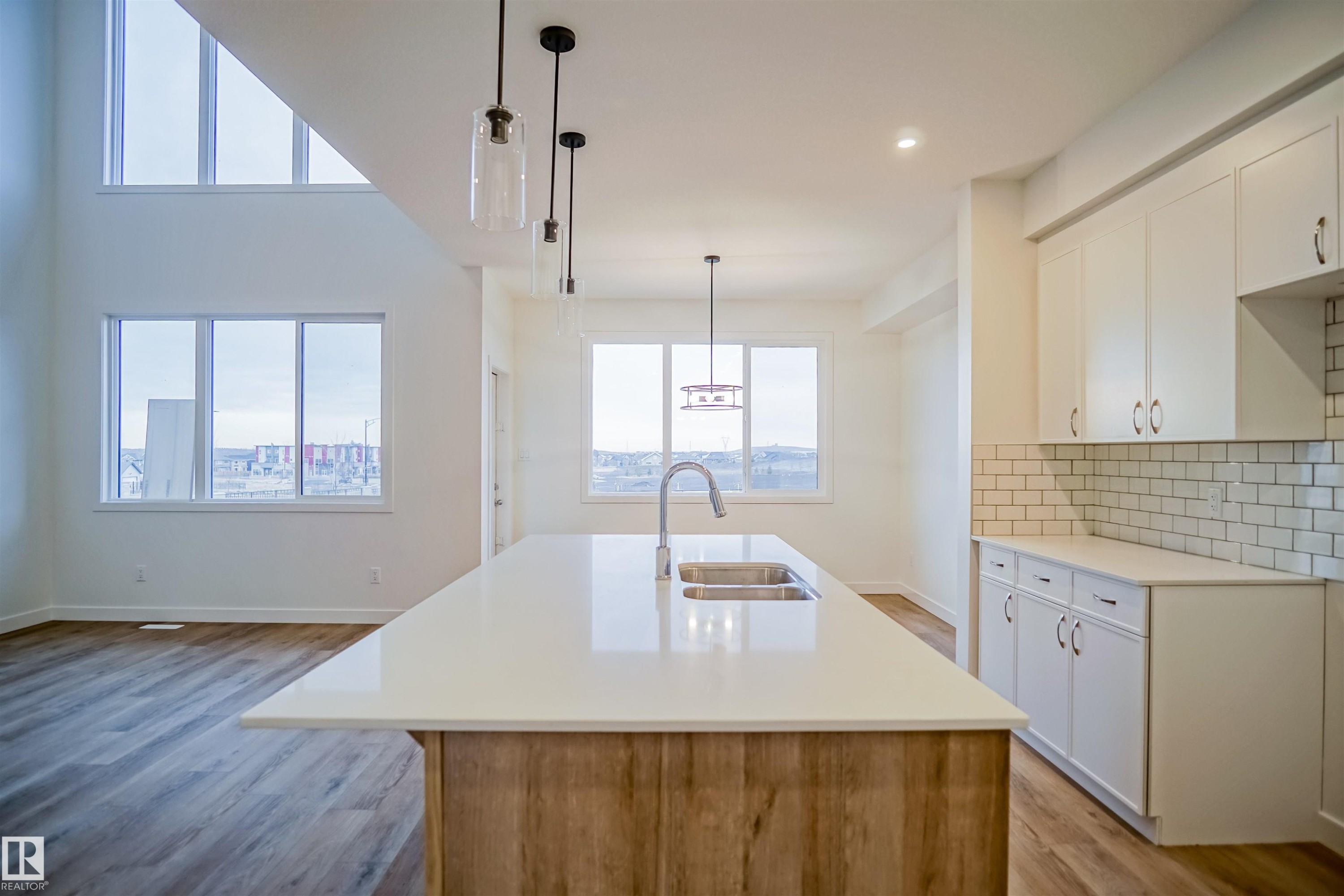 












4645 Kinsella Landing

,
Edmonton,




AB
T6W 1A8

