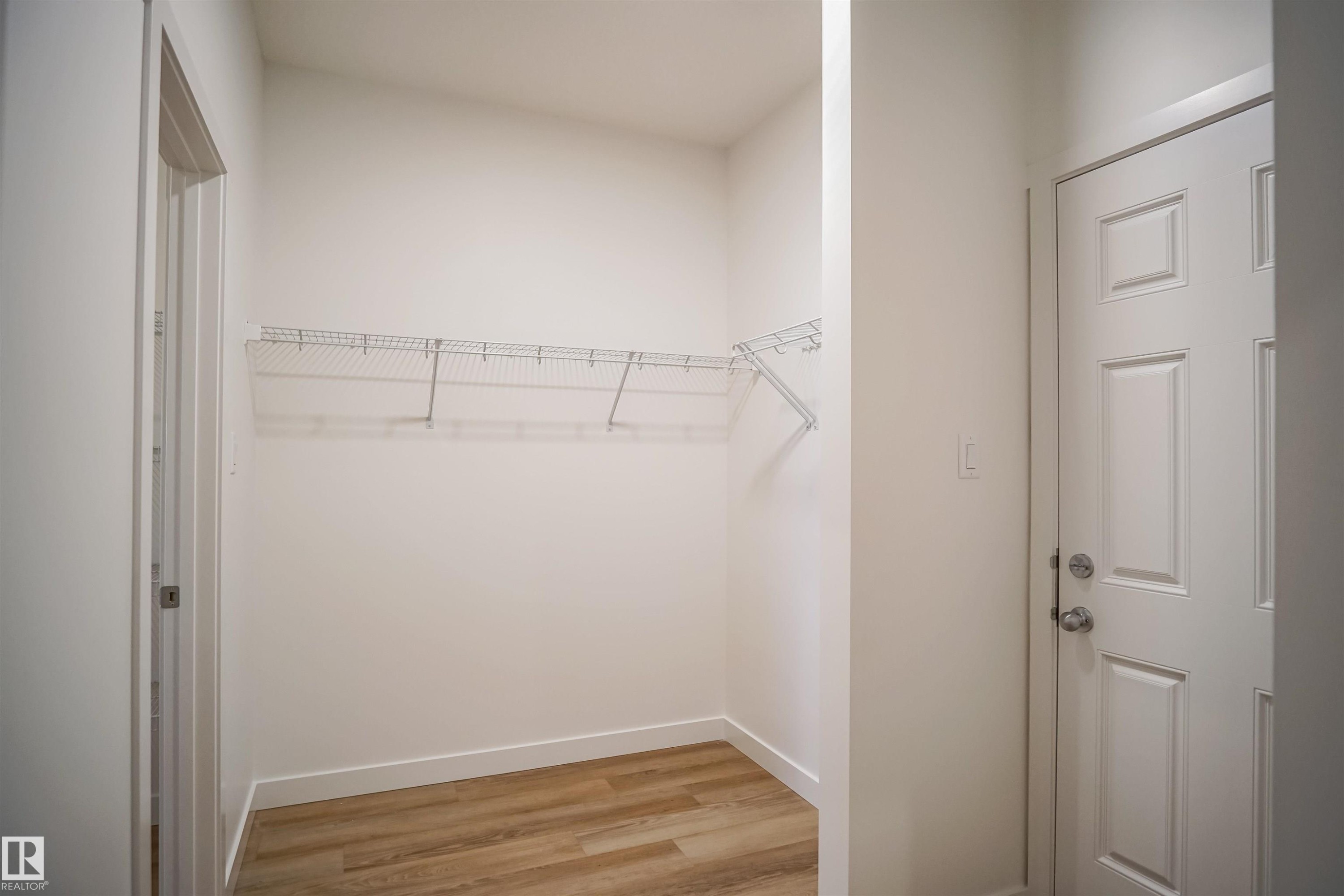 












4645 Kinsella Landing

,
Edmonton,




AB
T6W 1A8

