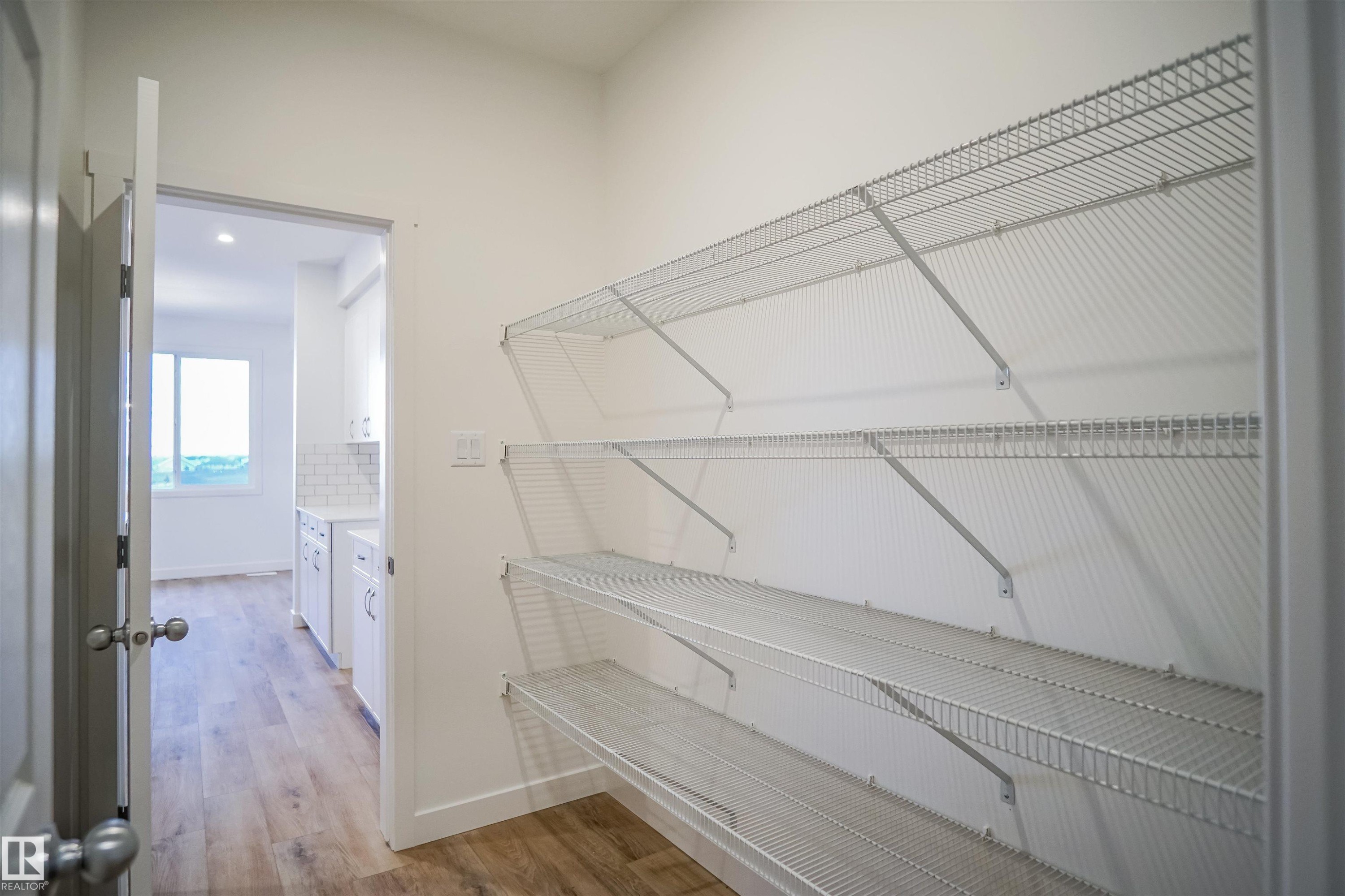 












4645 Kinsella Landing

,
Edmonton,




AB
T6W 1A8

