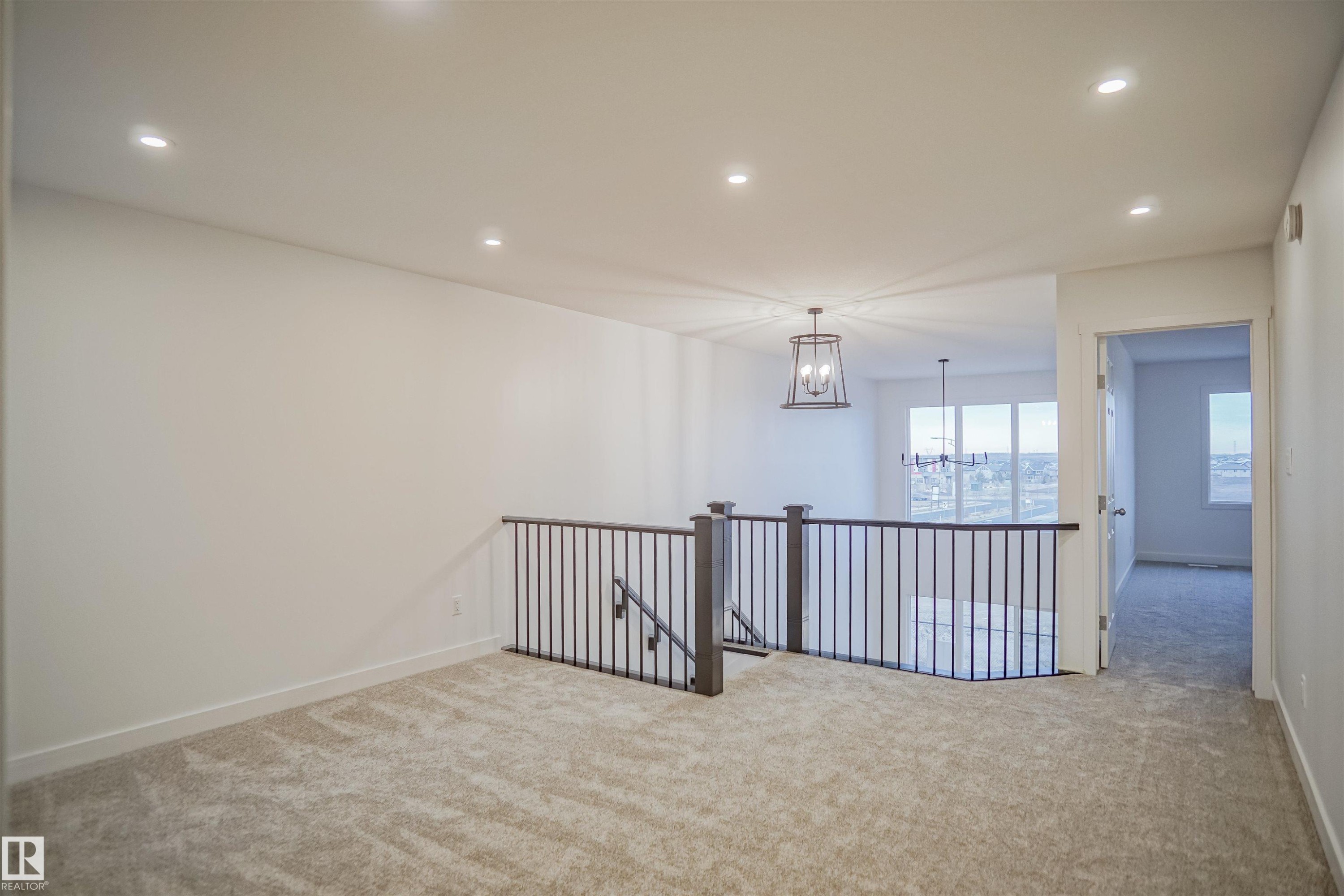 












4645 Kinsella Landing

,
Edmonton,




AB
T6W 1A8

