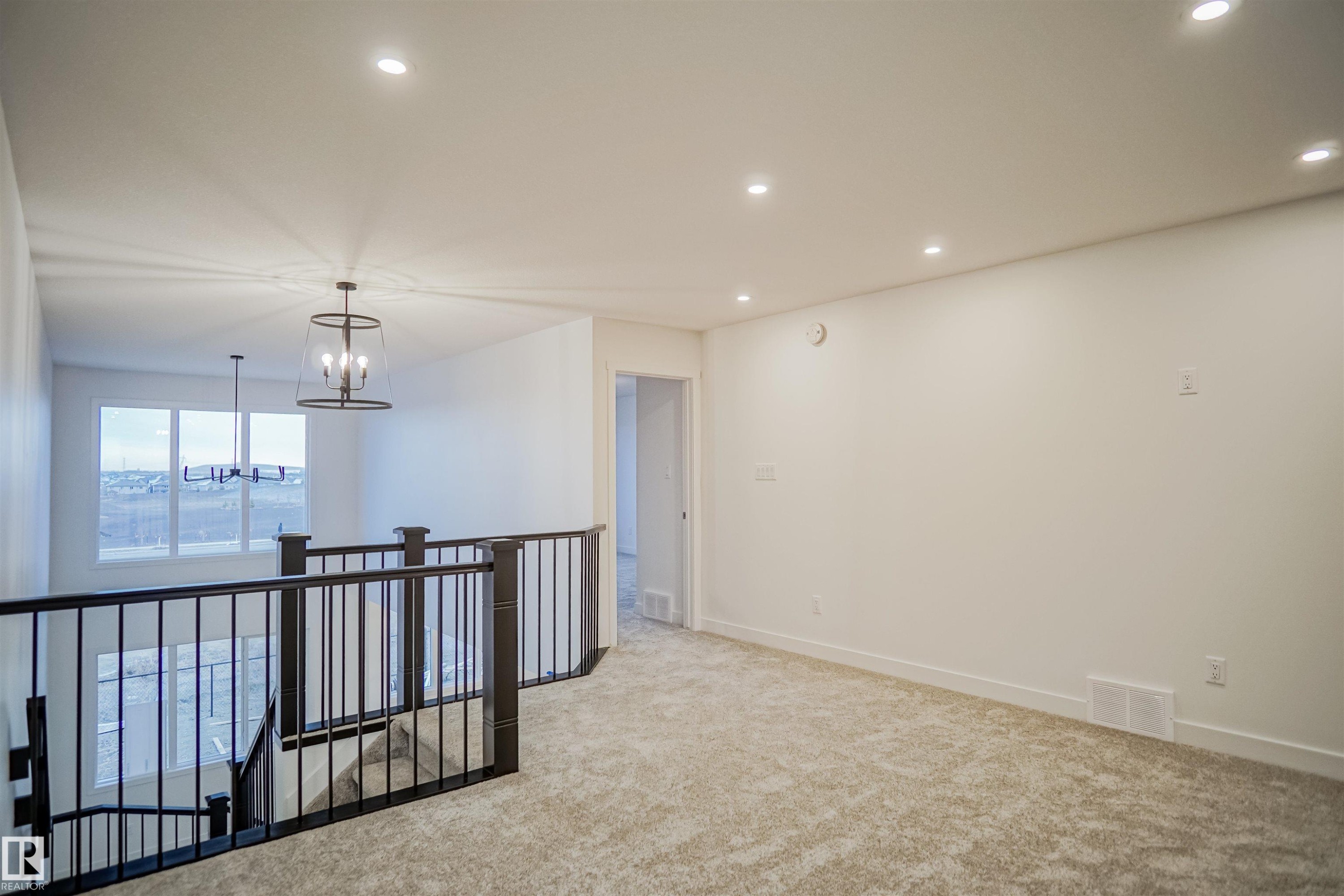 












4645 Kinsella Landing

,
Edmonton,




AB
T6W 1A8

