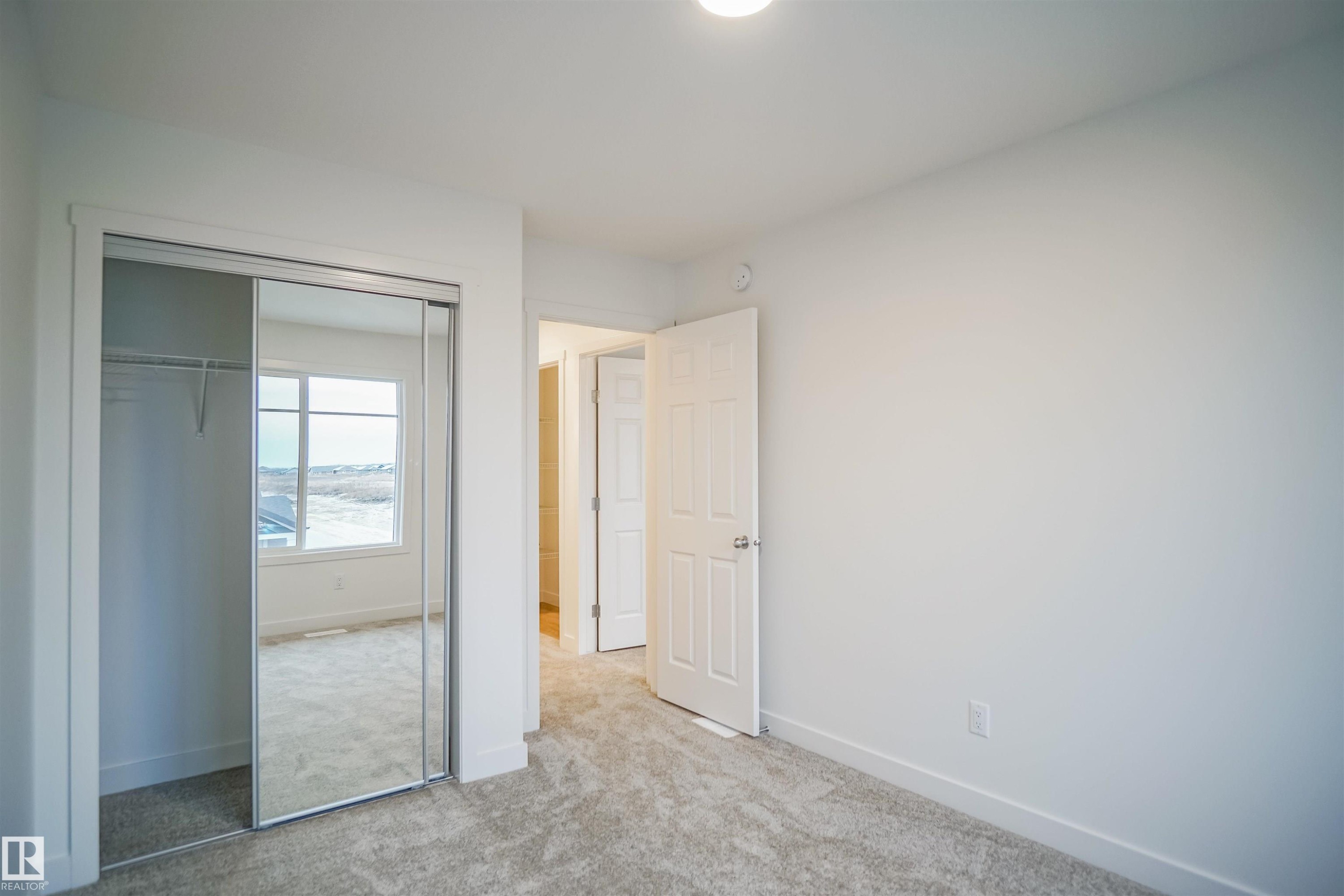 












4645 Kinsella Landing

,
Edmonton,




AB
T6W 1A8

