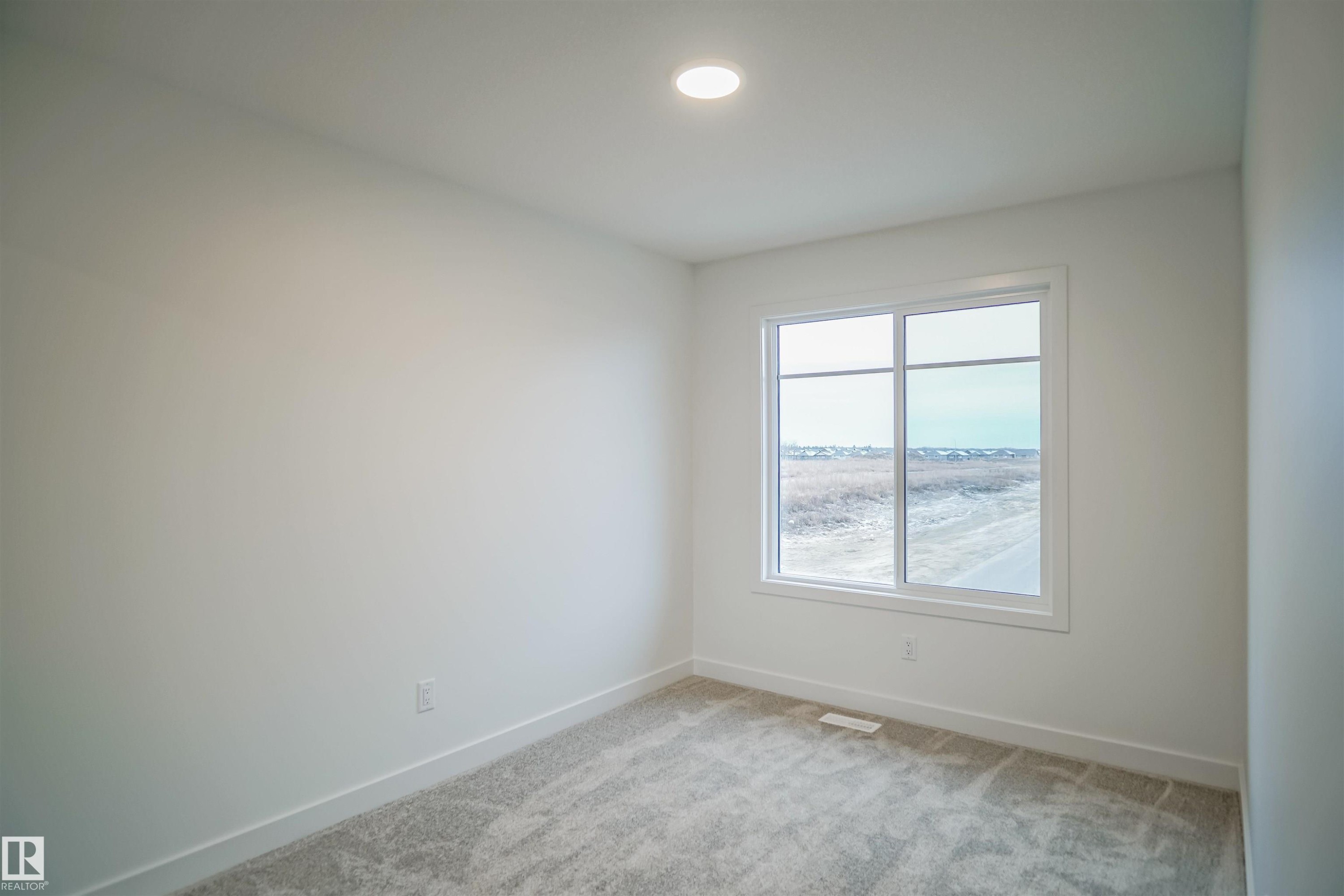 












4645 Kinsella Landing

,
Edmonton,




AB
T6W 1A8

