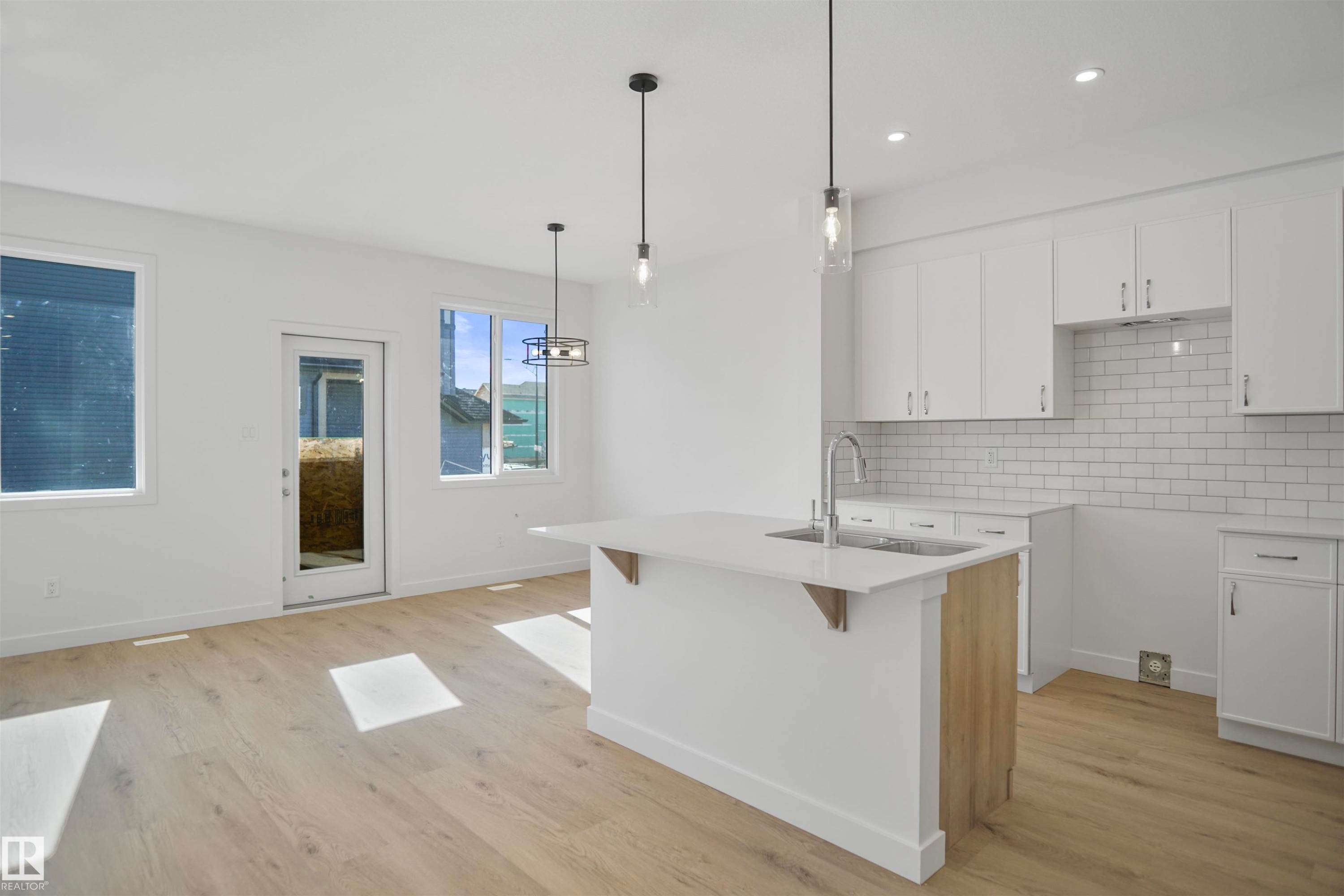 












8464 183 Avenue

,
Edmonton,




AB
T5Z 0L5

