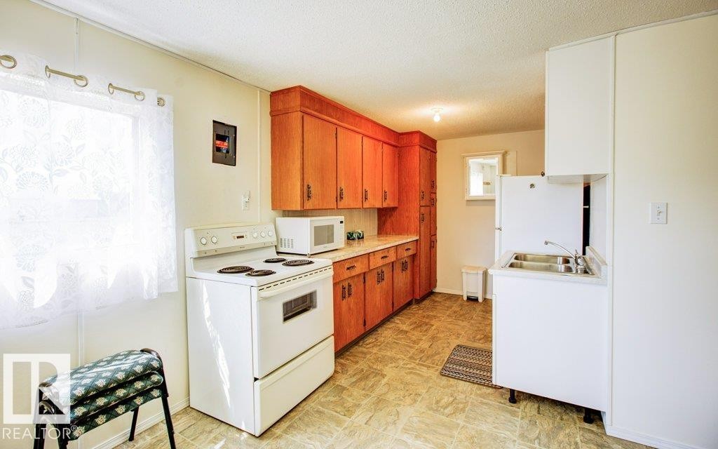 












59304 Rg Rd 230

,
Rural Thorhild County,




AB
T0G 0P0

