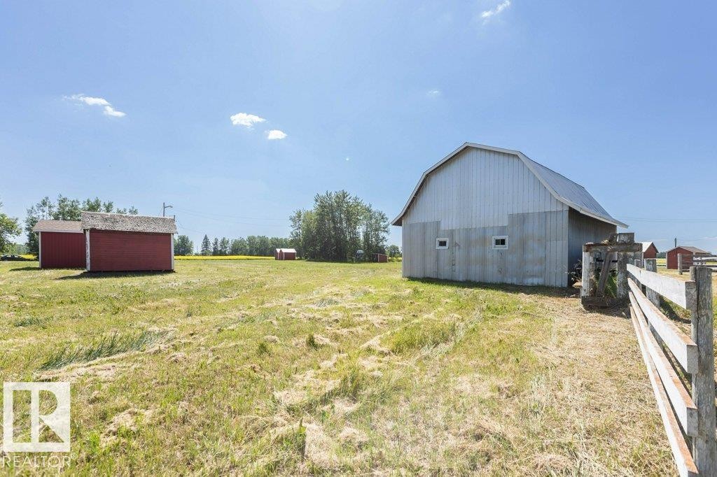 












59304 Rg Rd 230

,
Rural Thorhild County,




AB
T0G 0P0

