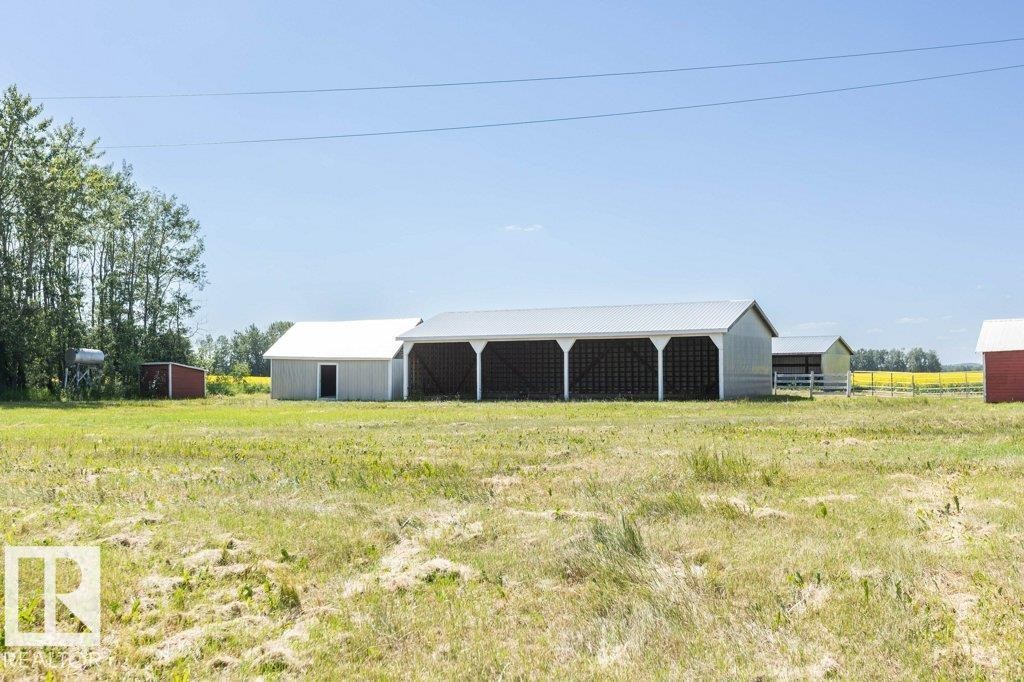 












59304 Rg Rd 230

,
Rural Thorhild County,




AB
T0G 0P0

