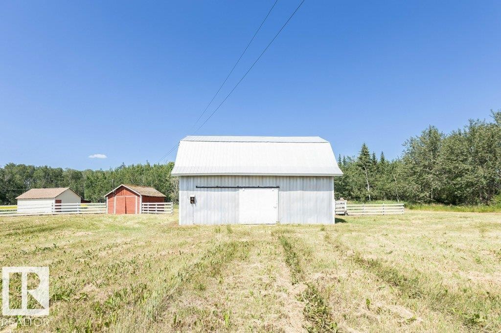 












59304 Rg Rd 230

,
Rural Thorhild County,




AB
T0G 0P0

