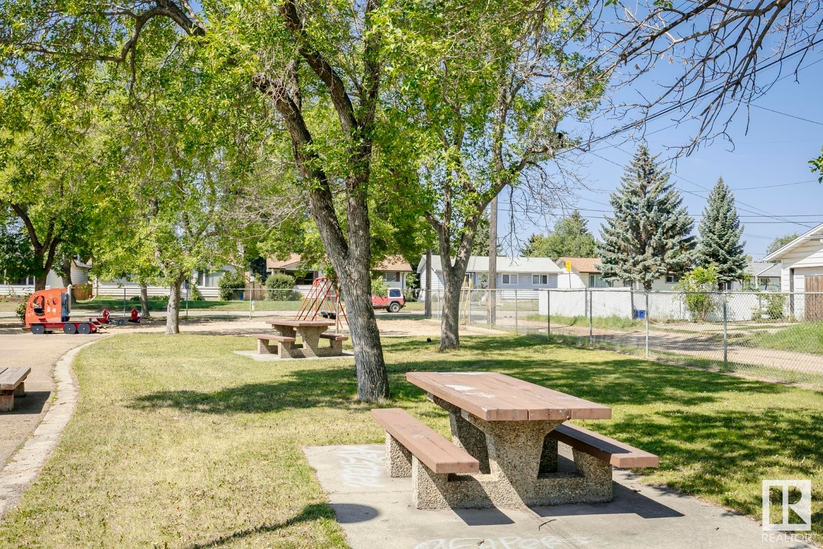 












10841 154 Street

,
Edmonton,




AB
T5P 2J6

