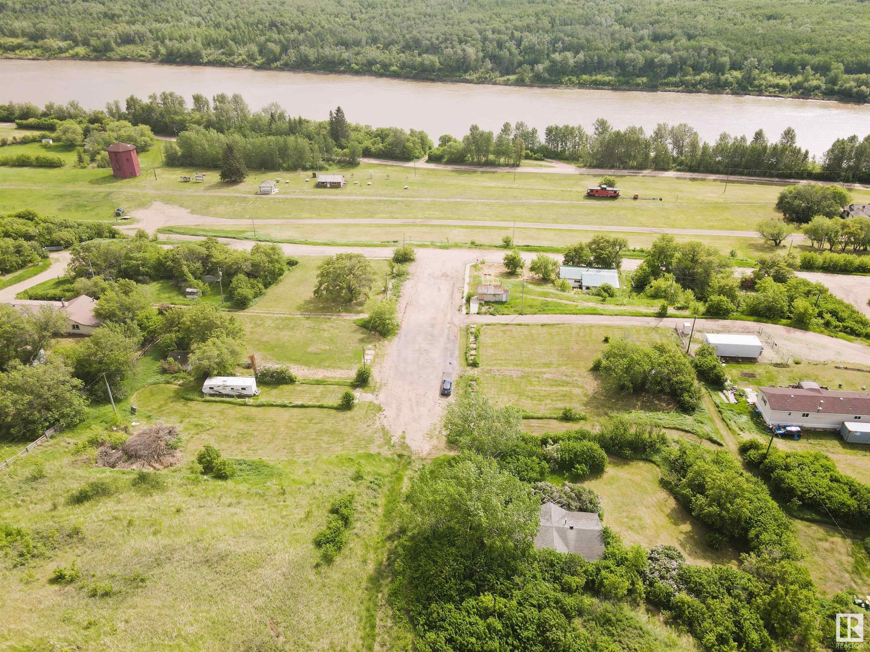 












#111 4231 Twp Rd 553

,
Heinsburg,







AB
T0A 1X0

