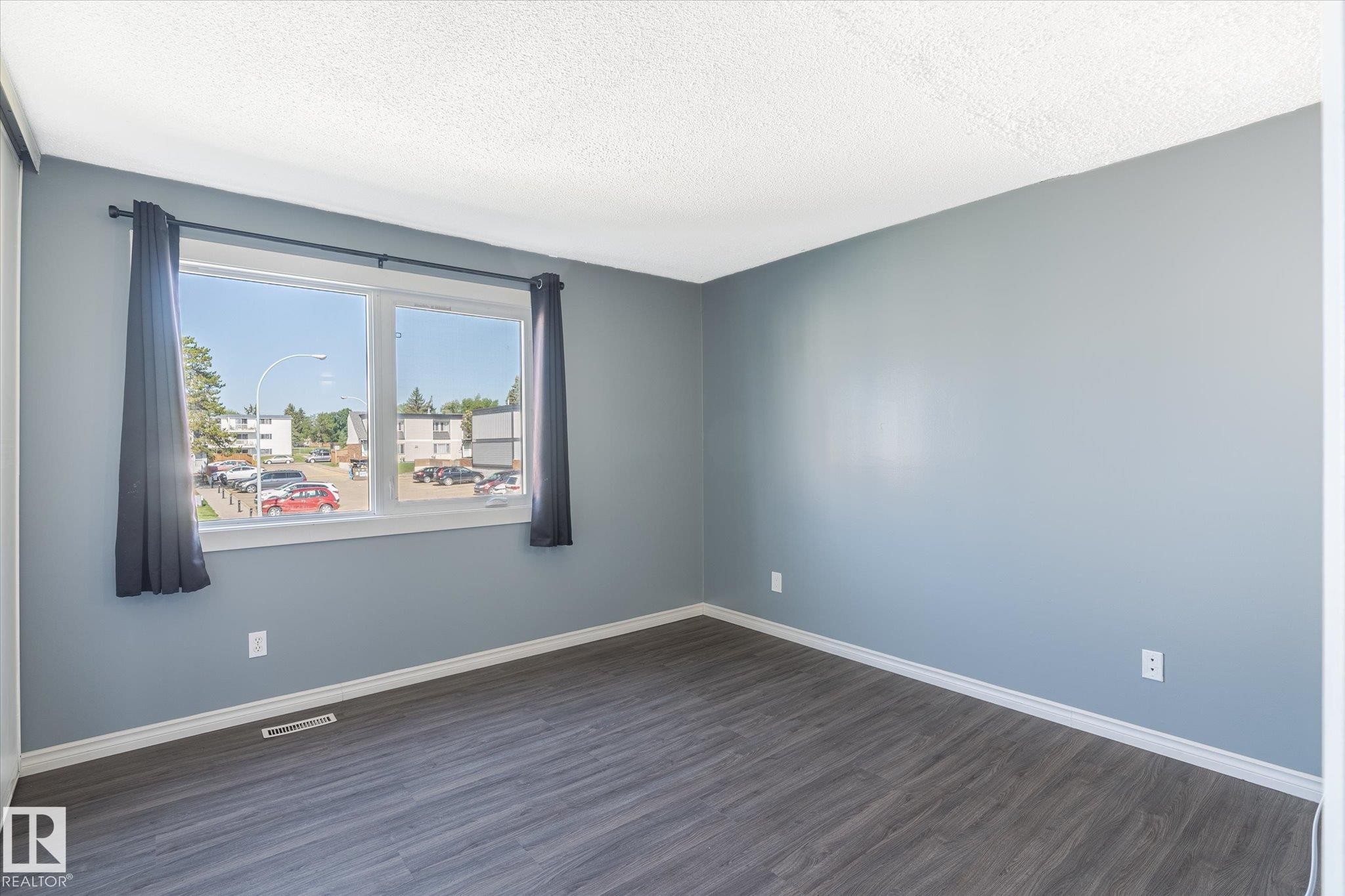 












162 3308 113 Avenue

,
Edmonton,




AB
T5W 5J8

