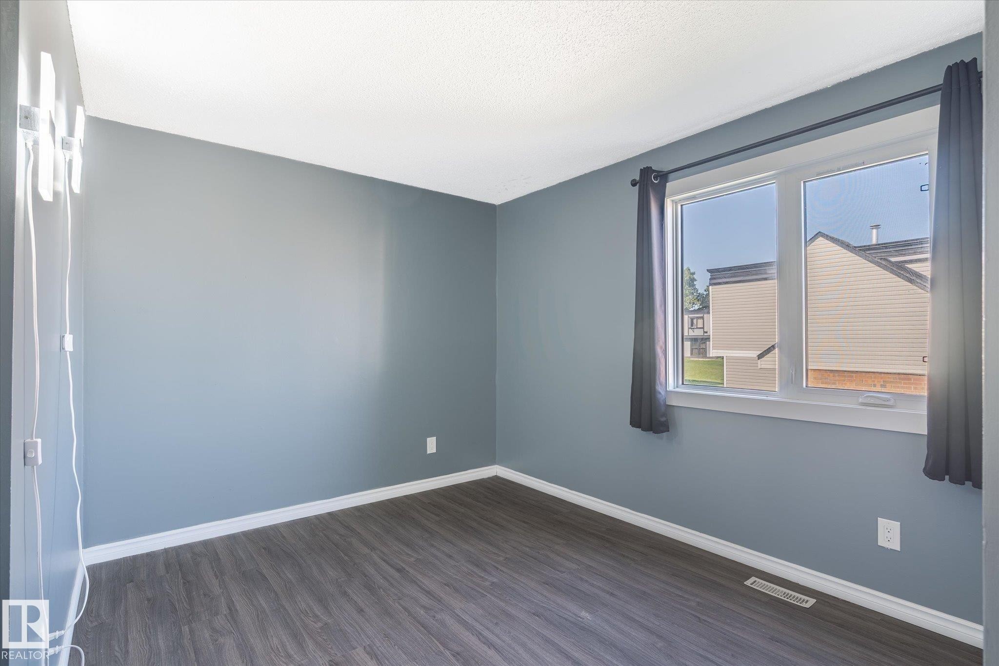 












162 3308 113 Avenue

,
Edmonton,




AB
T5W 5J8

