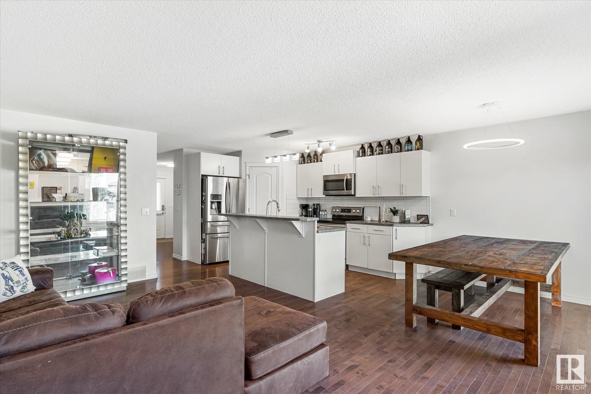 












17130 7A Avenue

,
Edmonton,




AB
T6W 0M5


